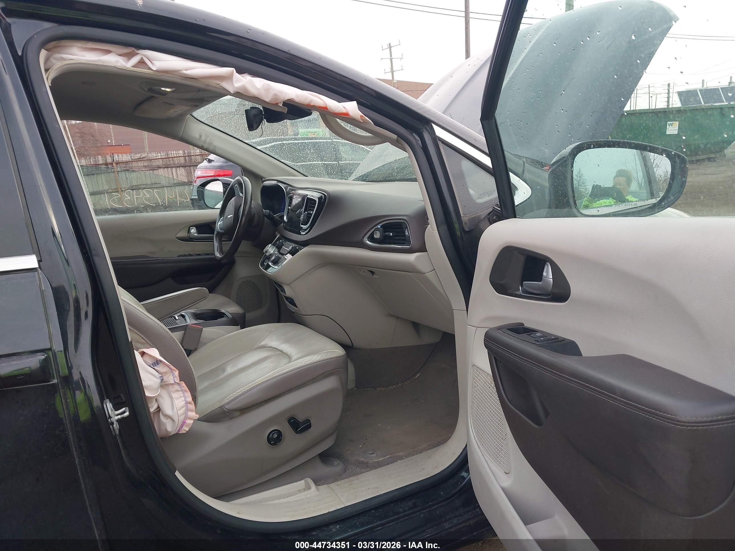 CHRYSLER PACIFICA image 5
