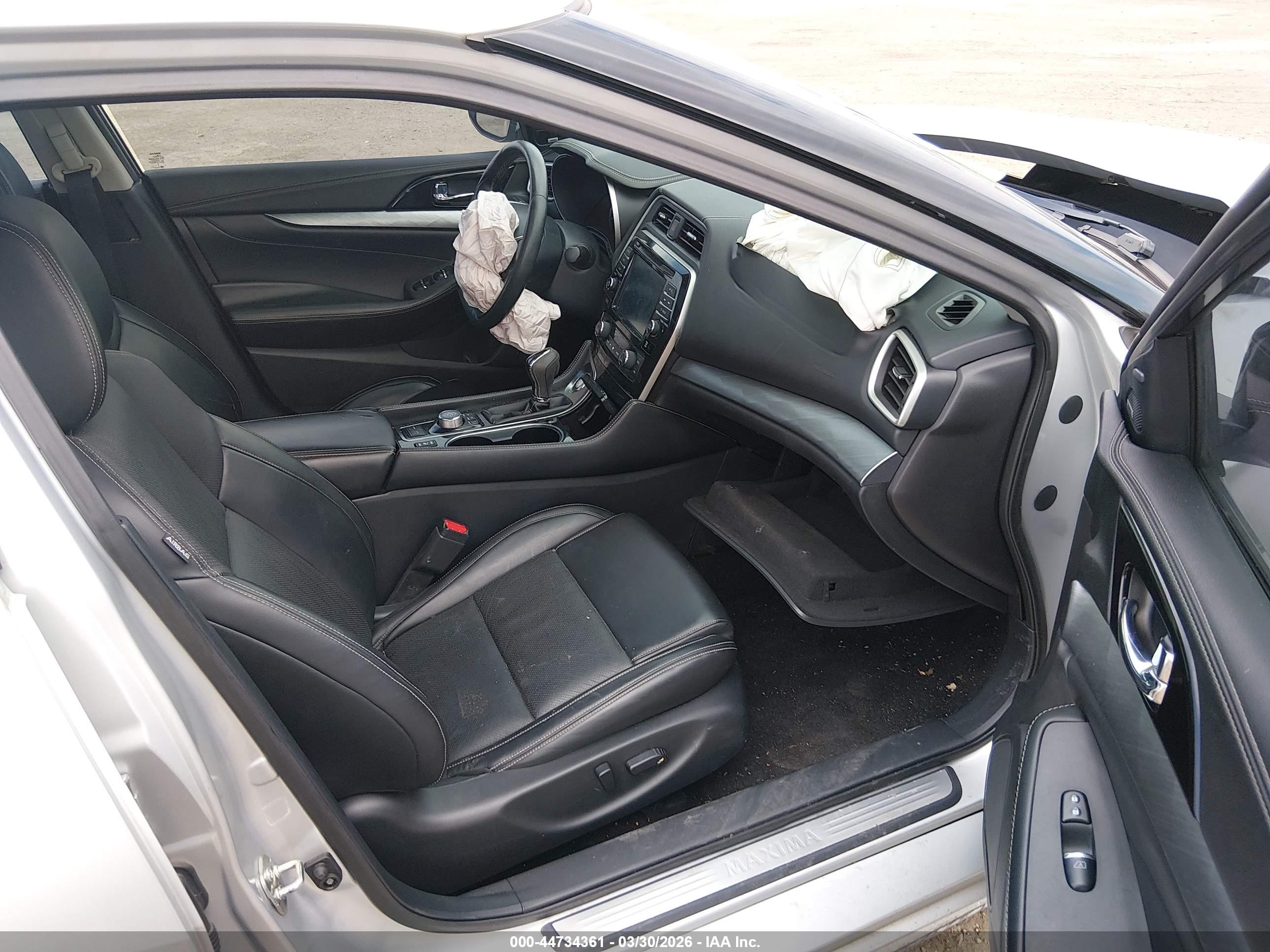 NISSAN MAXIMA image 5