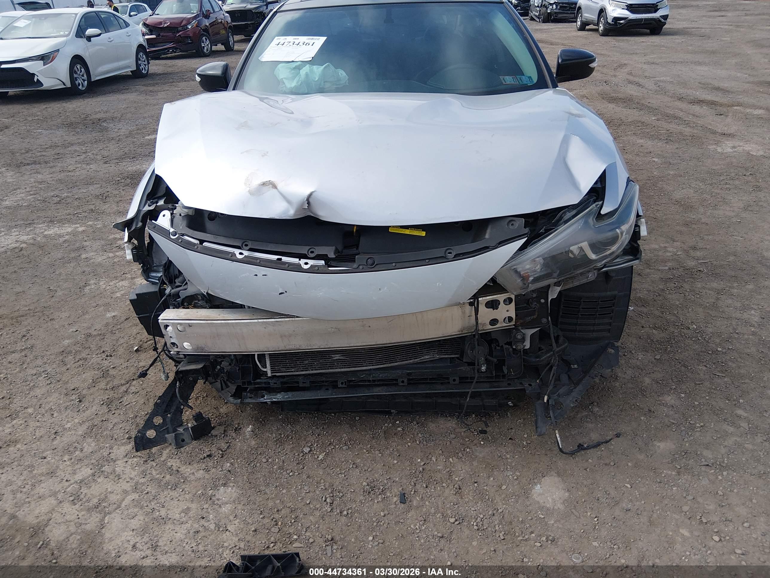 NISSAN MAXIMA image 6