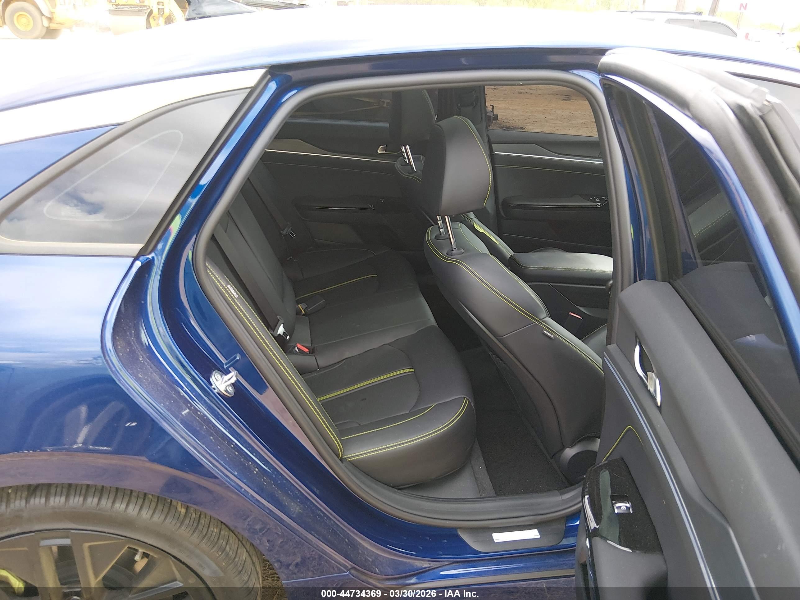 KIA K5 image 8