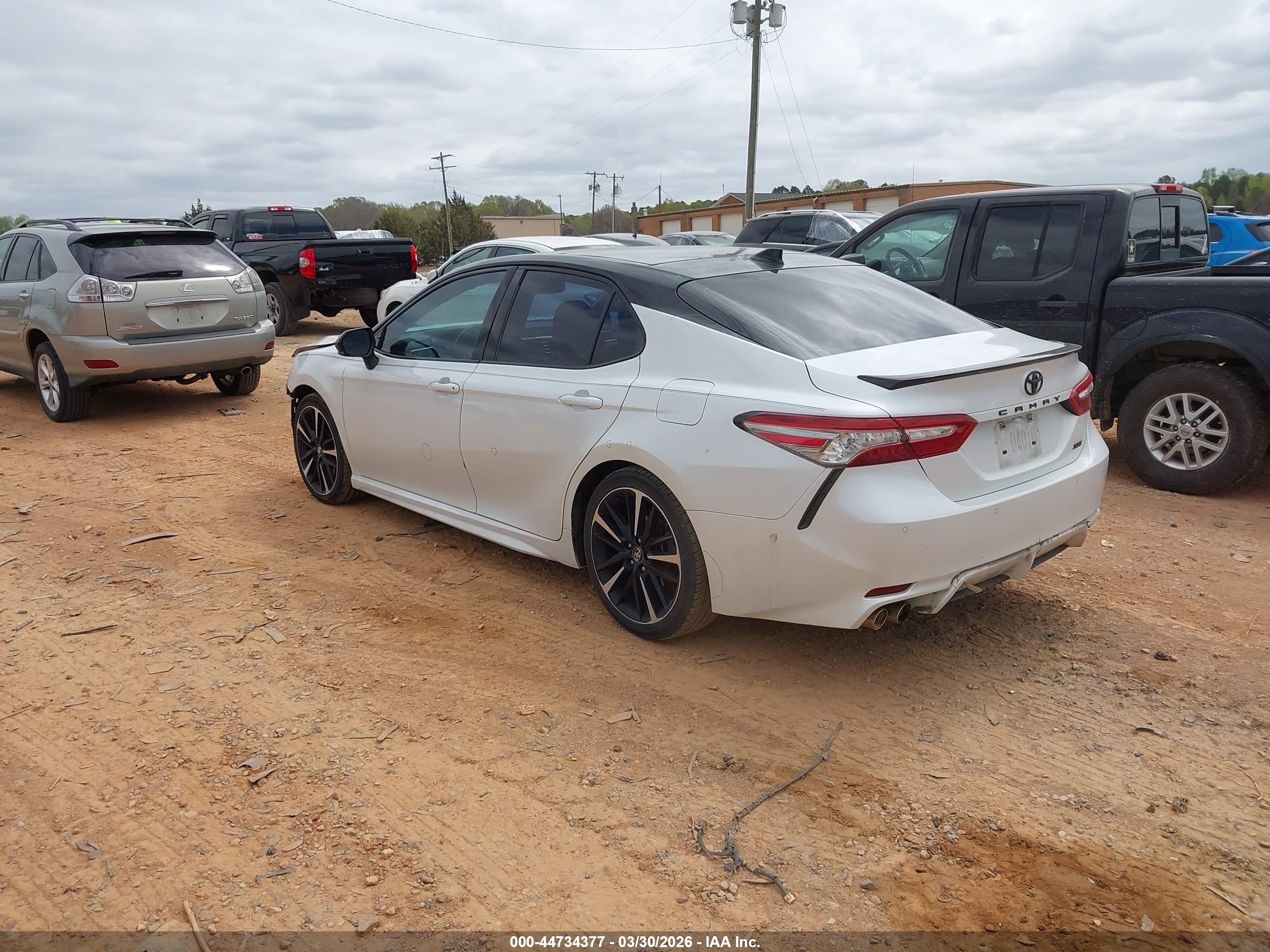 TOYOTA CAMRY image 3