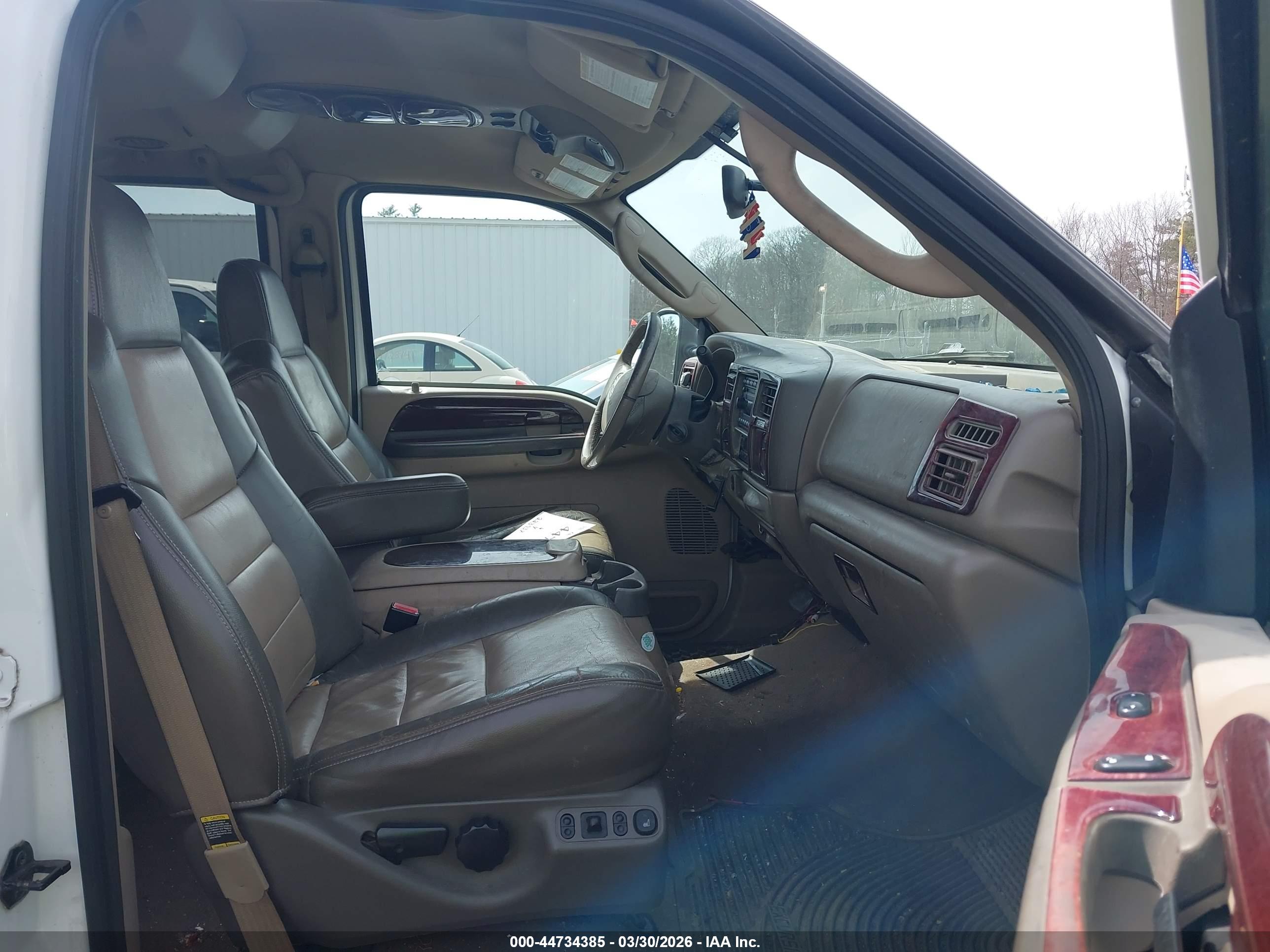FORD EXCURSION image 5