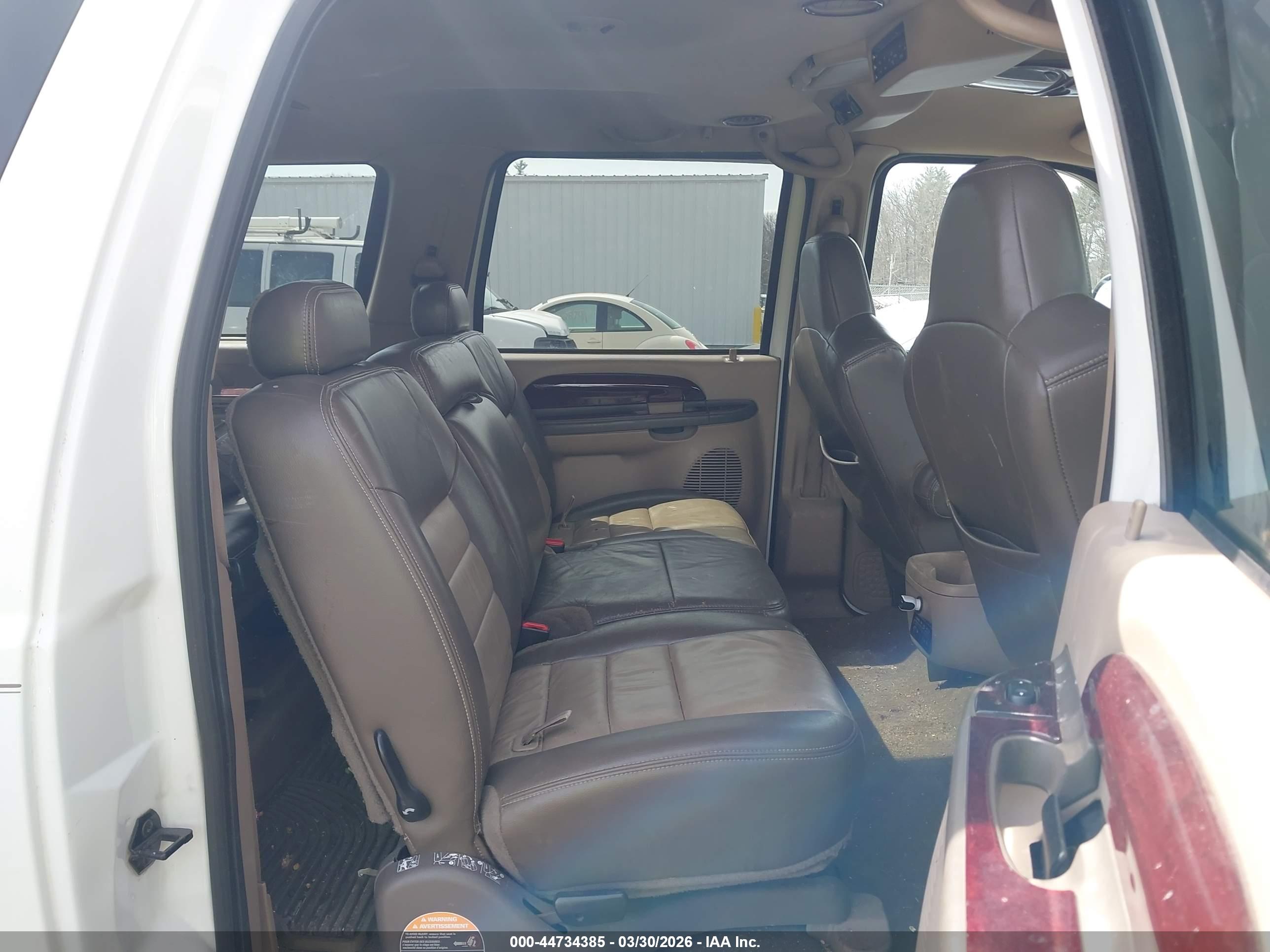 FORD EXCURSION image 8