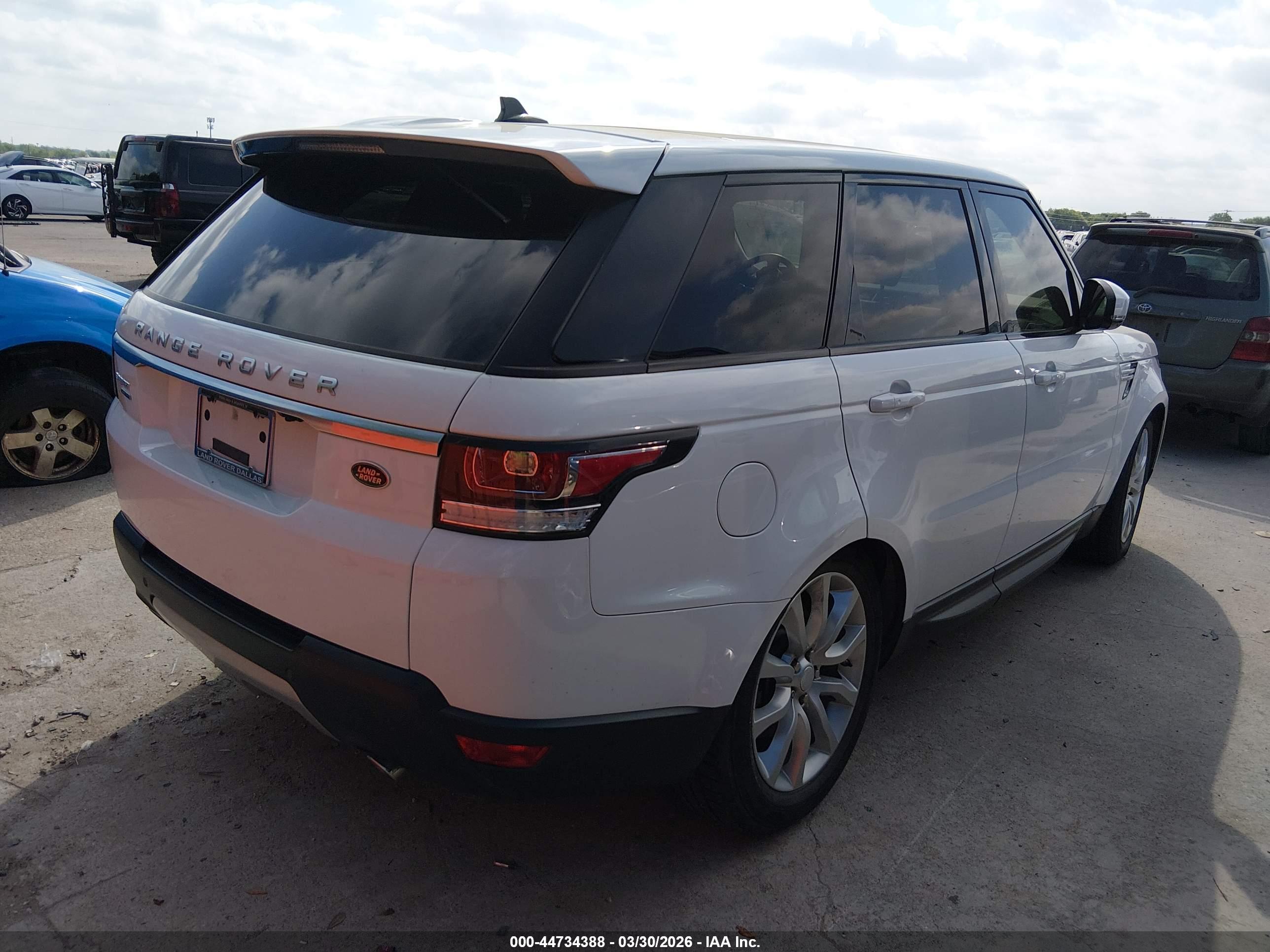 LAND ROVER image 4