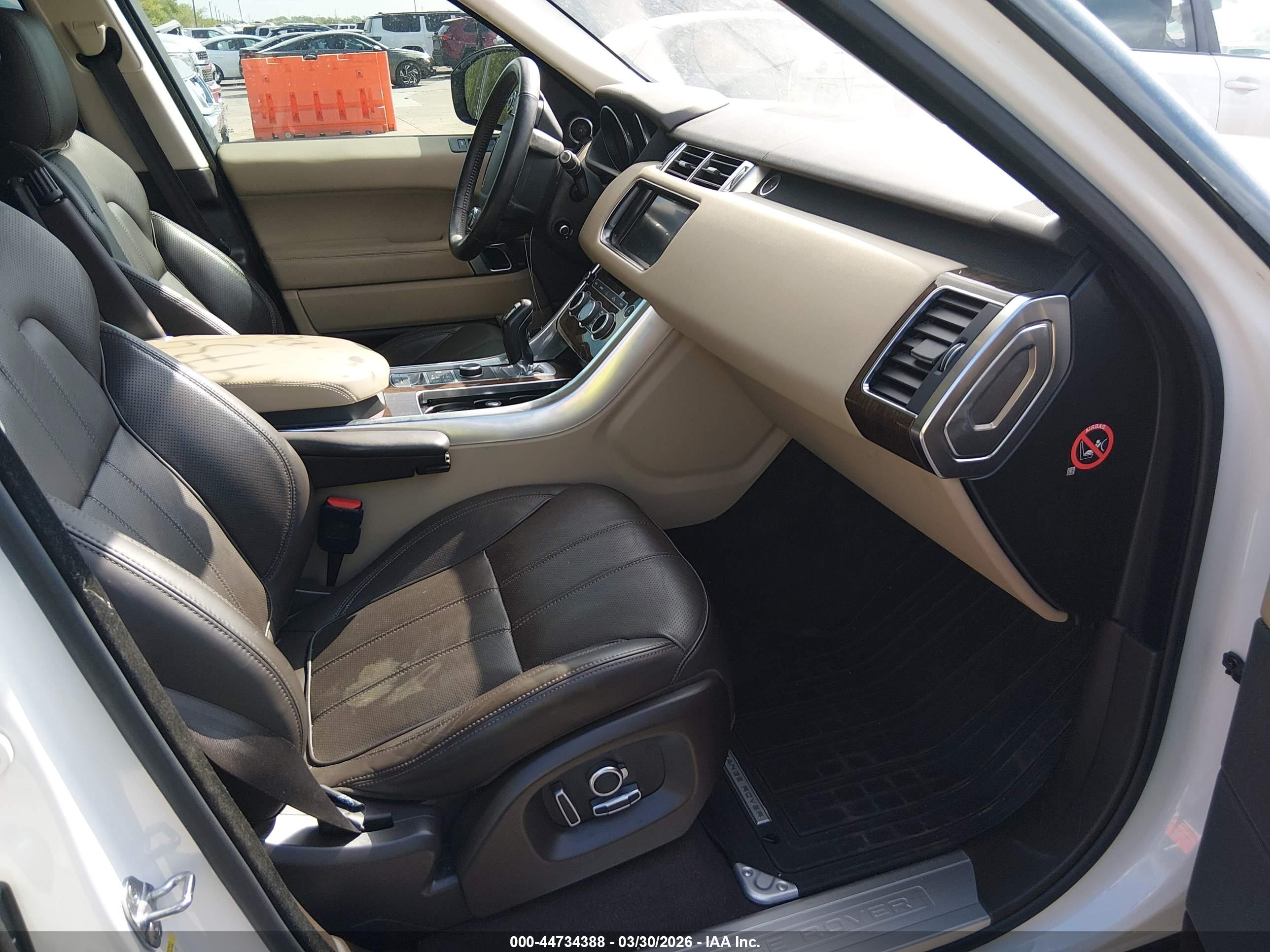 LAND ROVER image 5