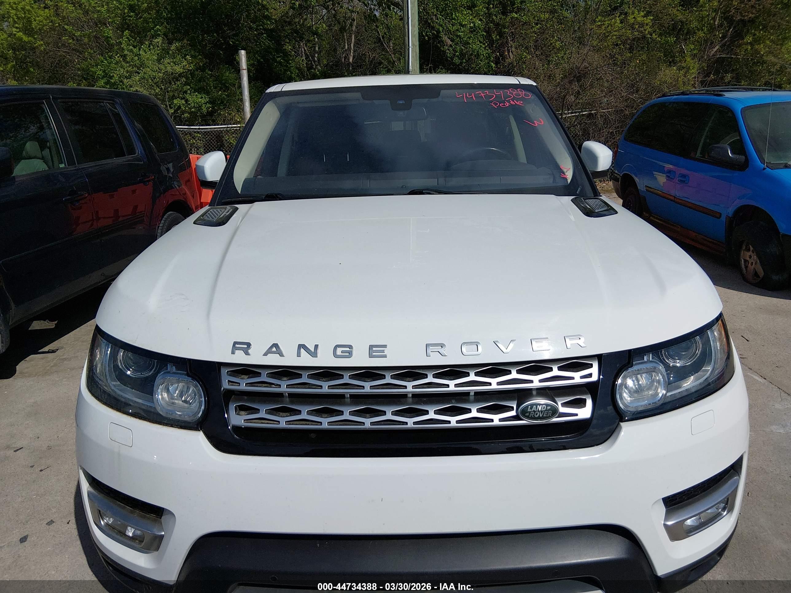 LAND ROVER image 6