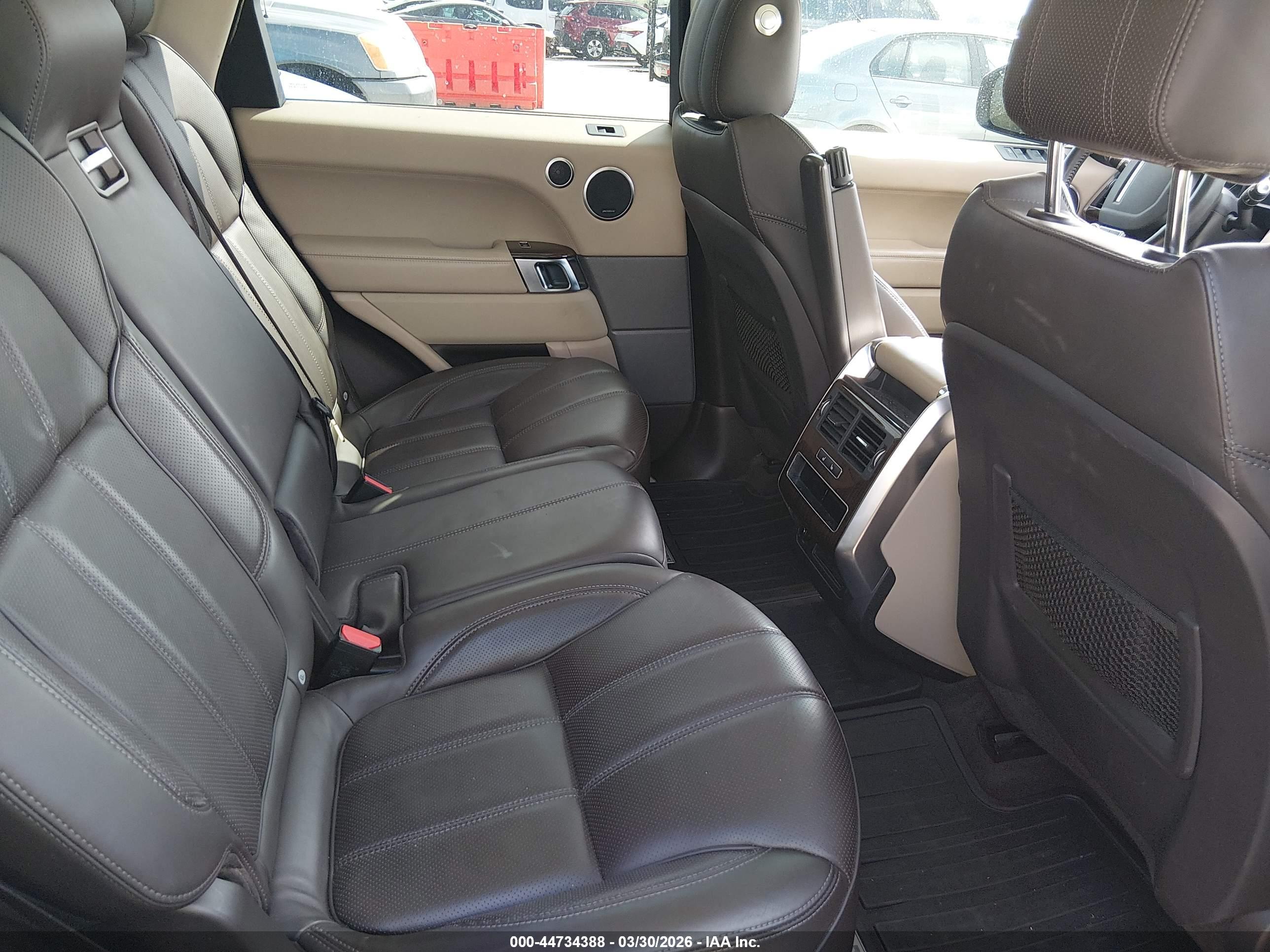 LAND ROVER image 8