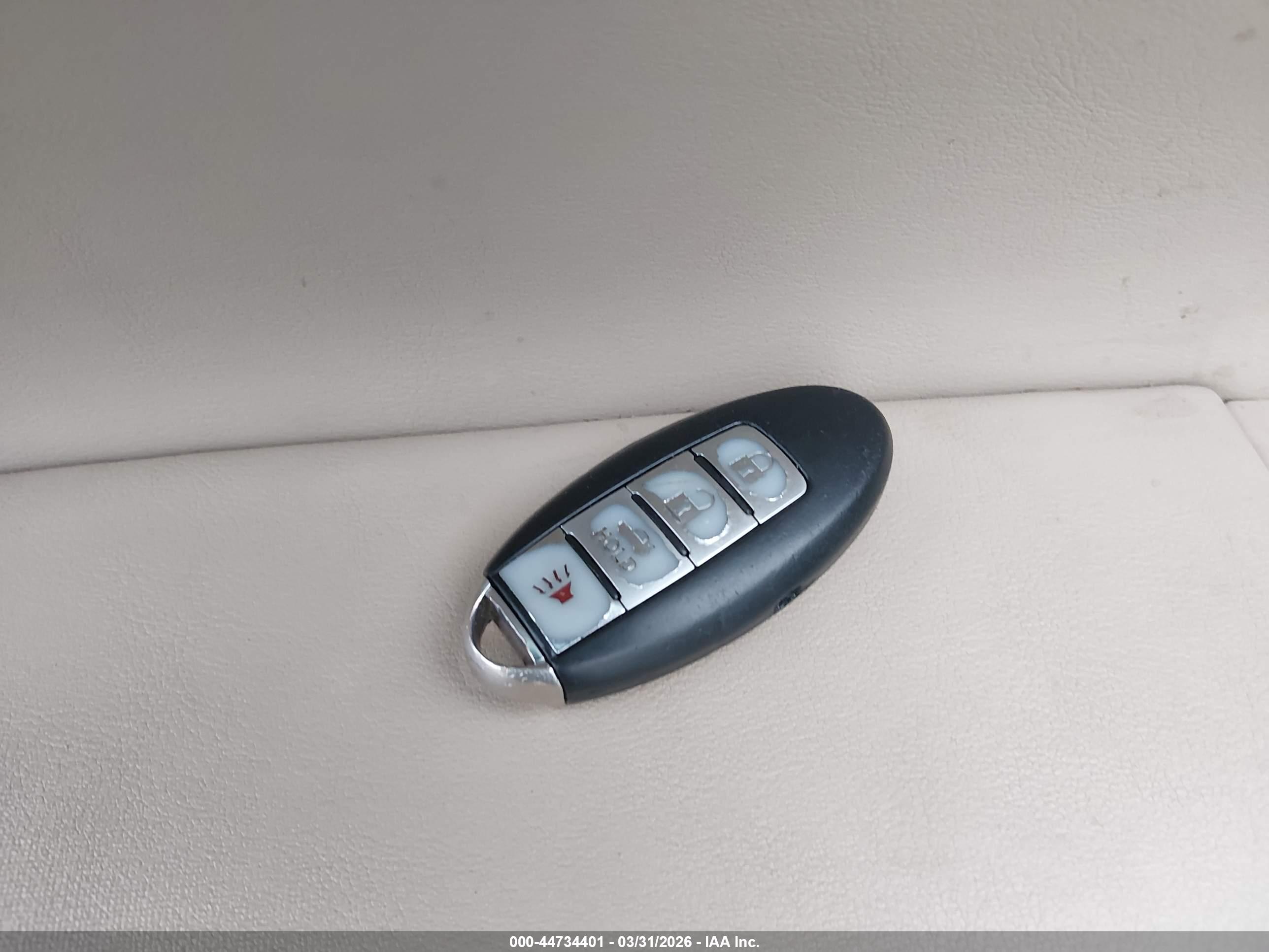 NISSAN MAXIMA image 11