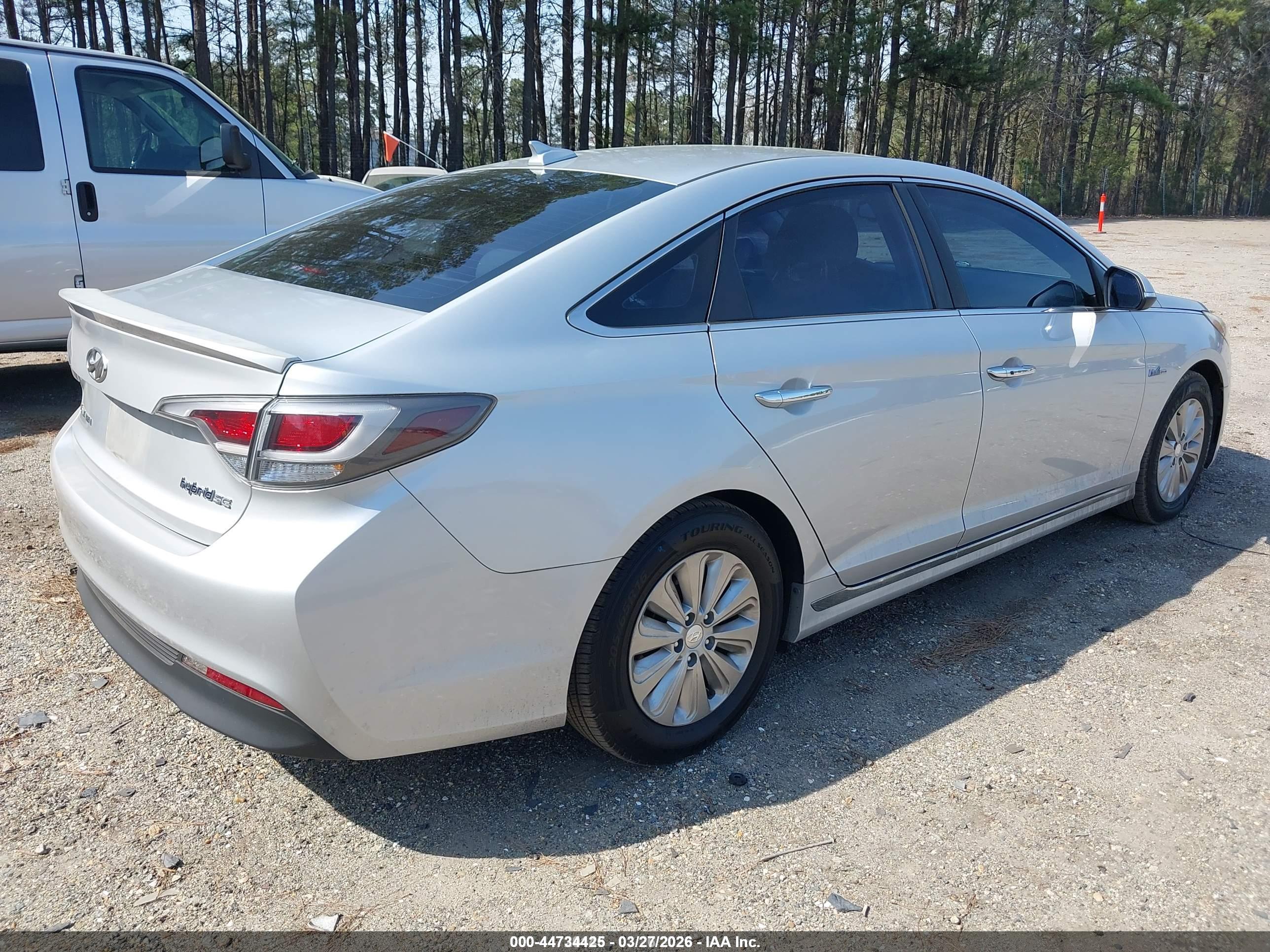 HYUNDAI SONATA image 4
