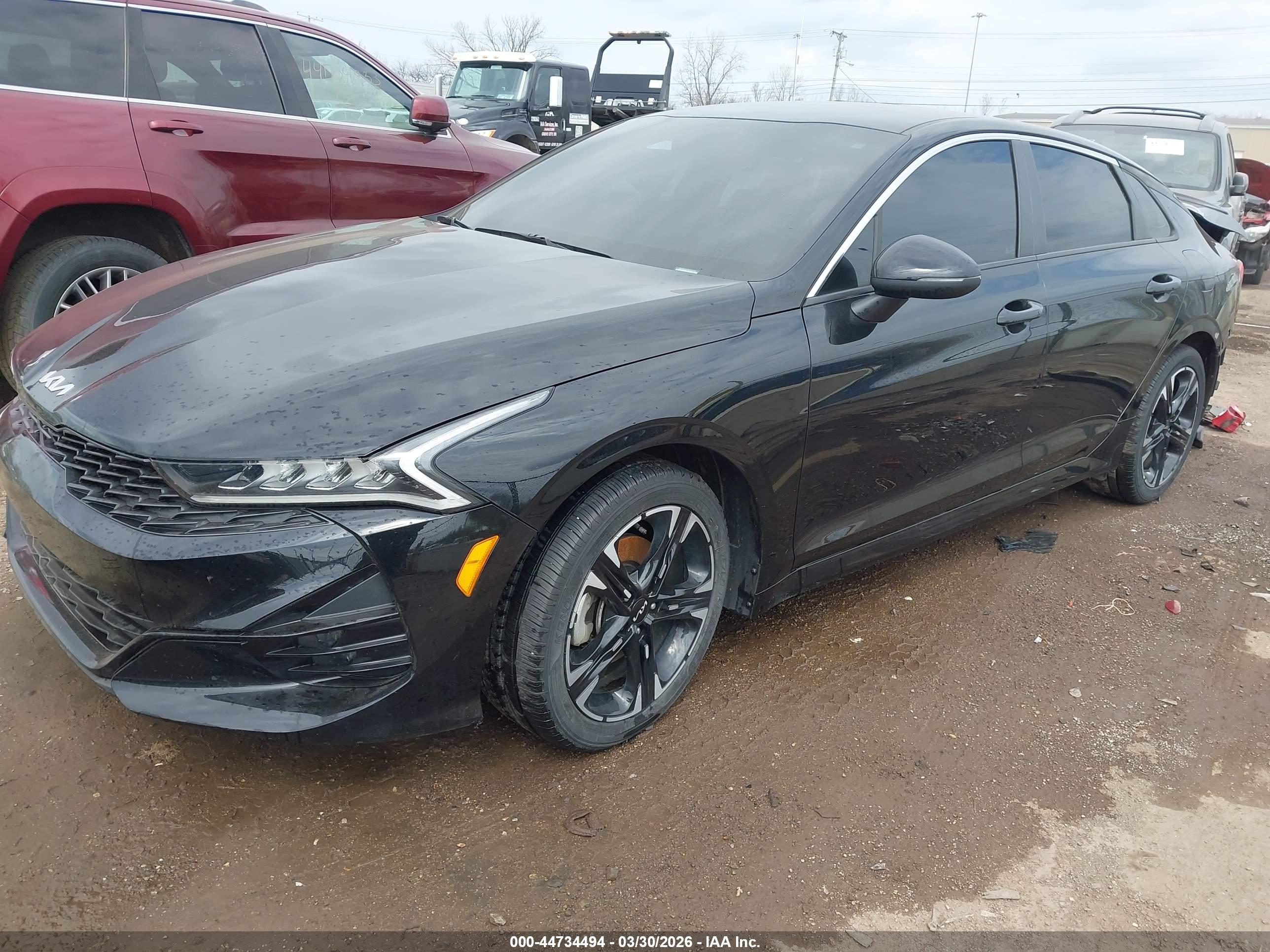 KIA K5 image 2