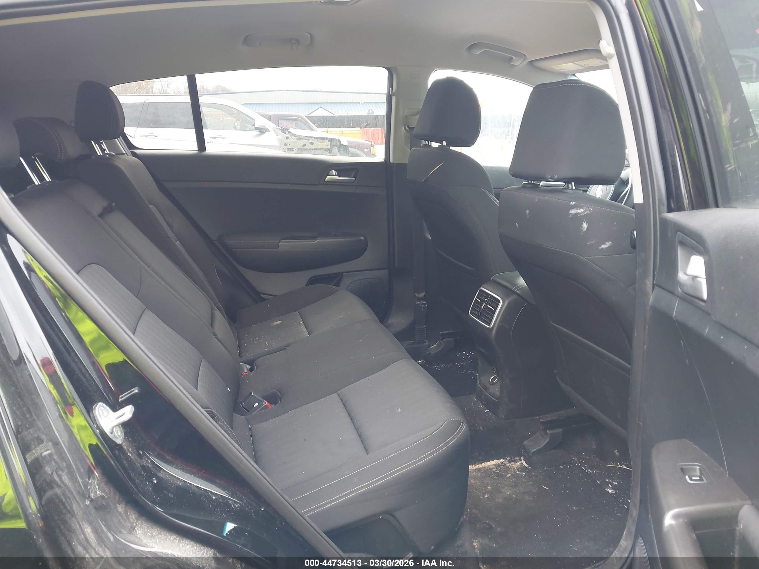 KIA SPORTAGE image 8