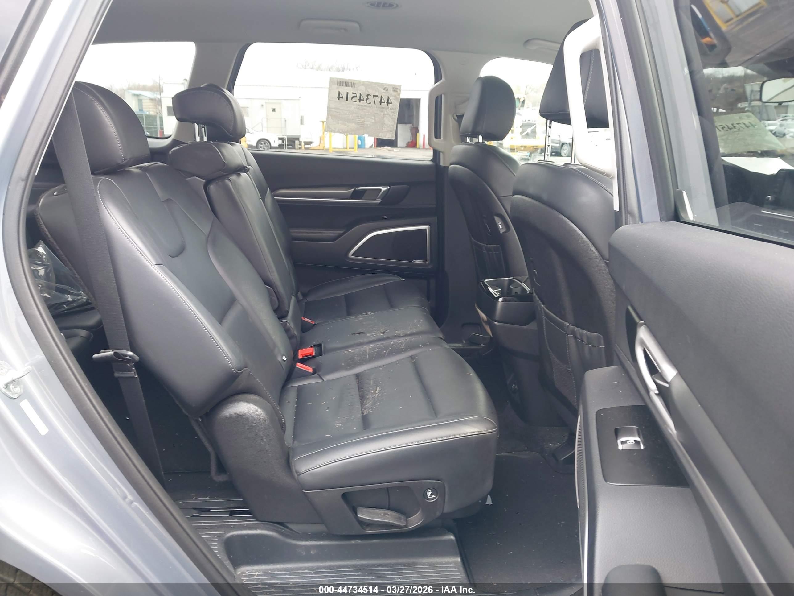 KIA TELLURIDE image 8