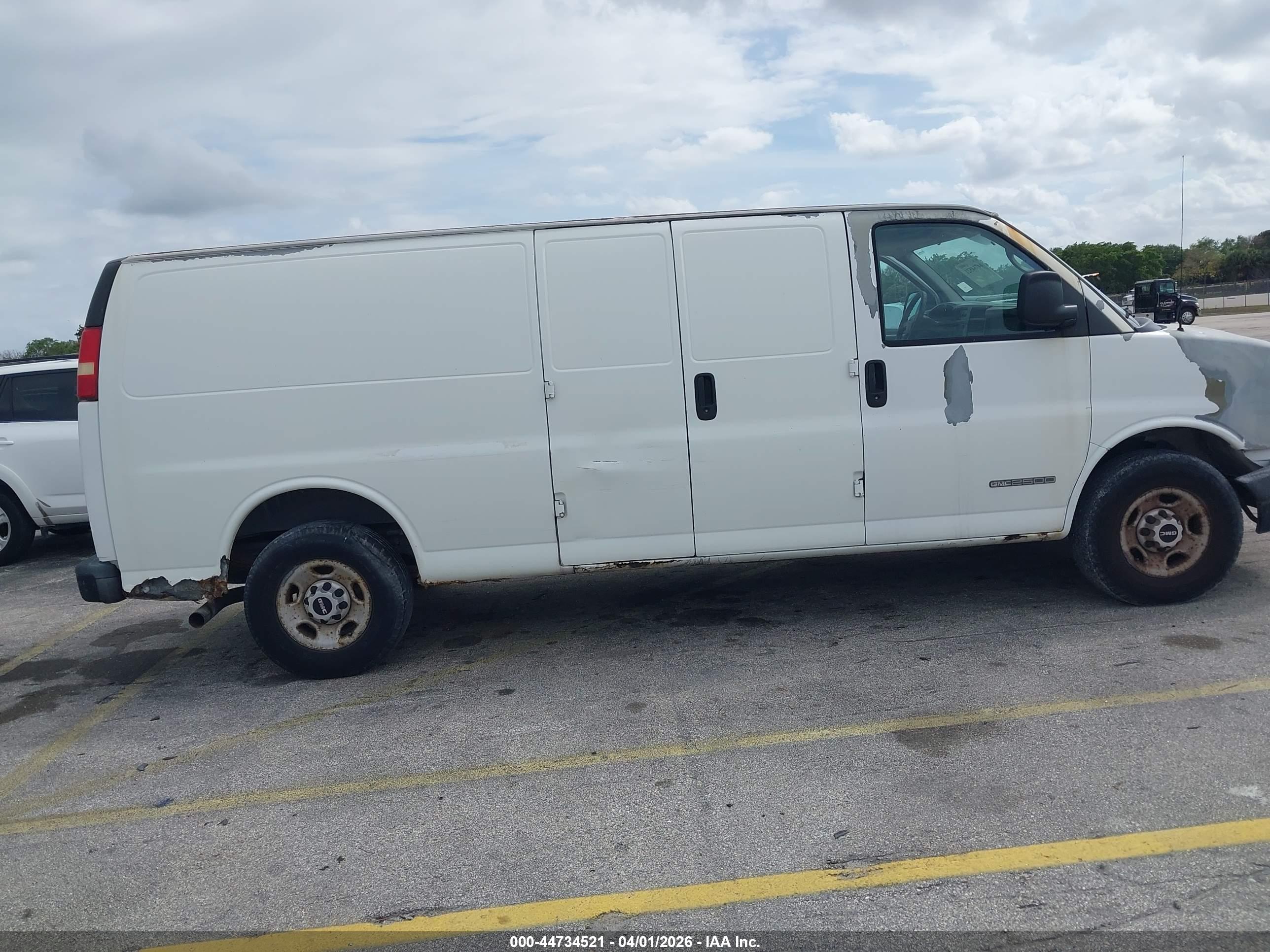 GMC SAVANA image 6