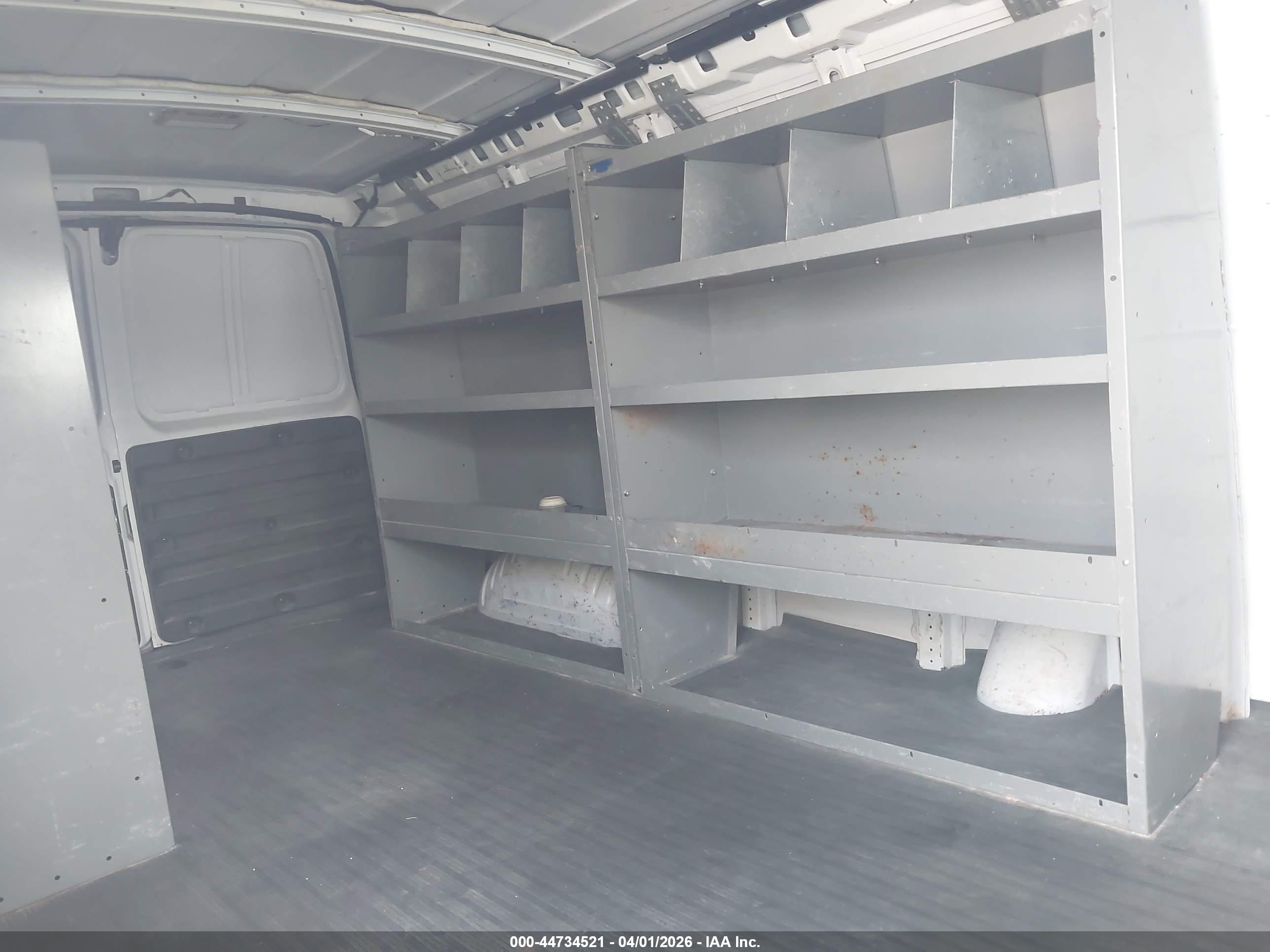 GMC SAVANA image 8