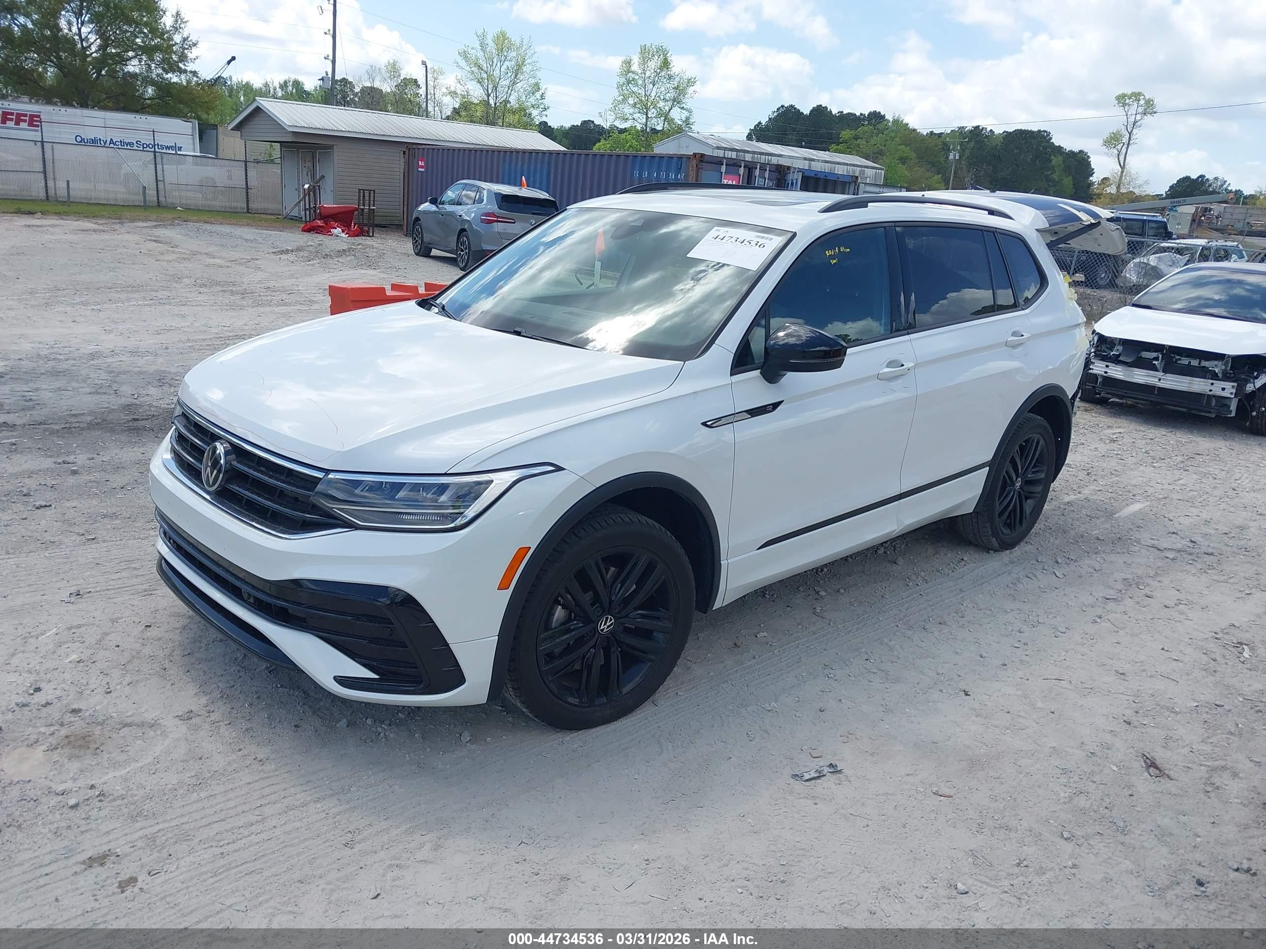 VOLKSWAGEN TIGUAN image 2