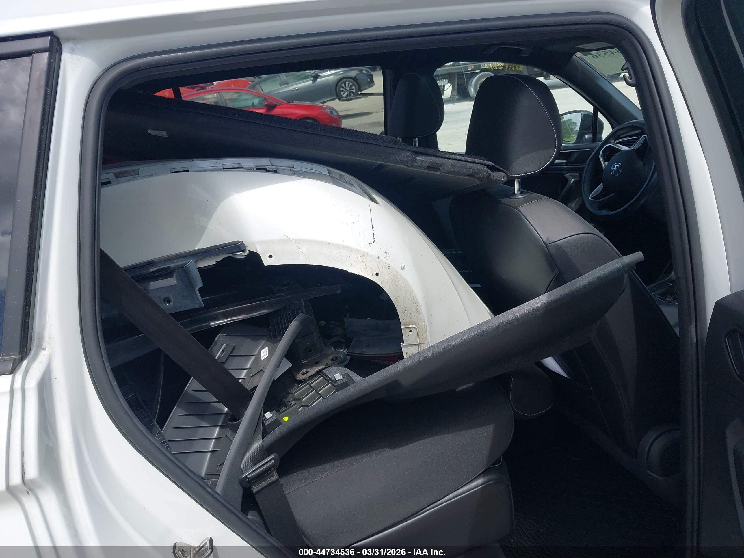 VOLKSWAGEN TIGUAN image 8