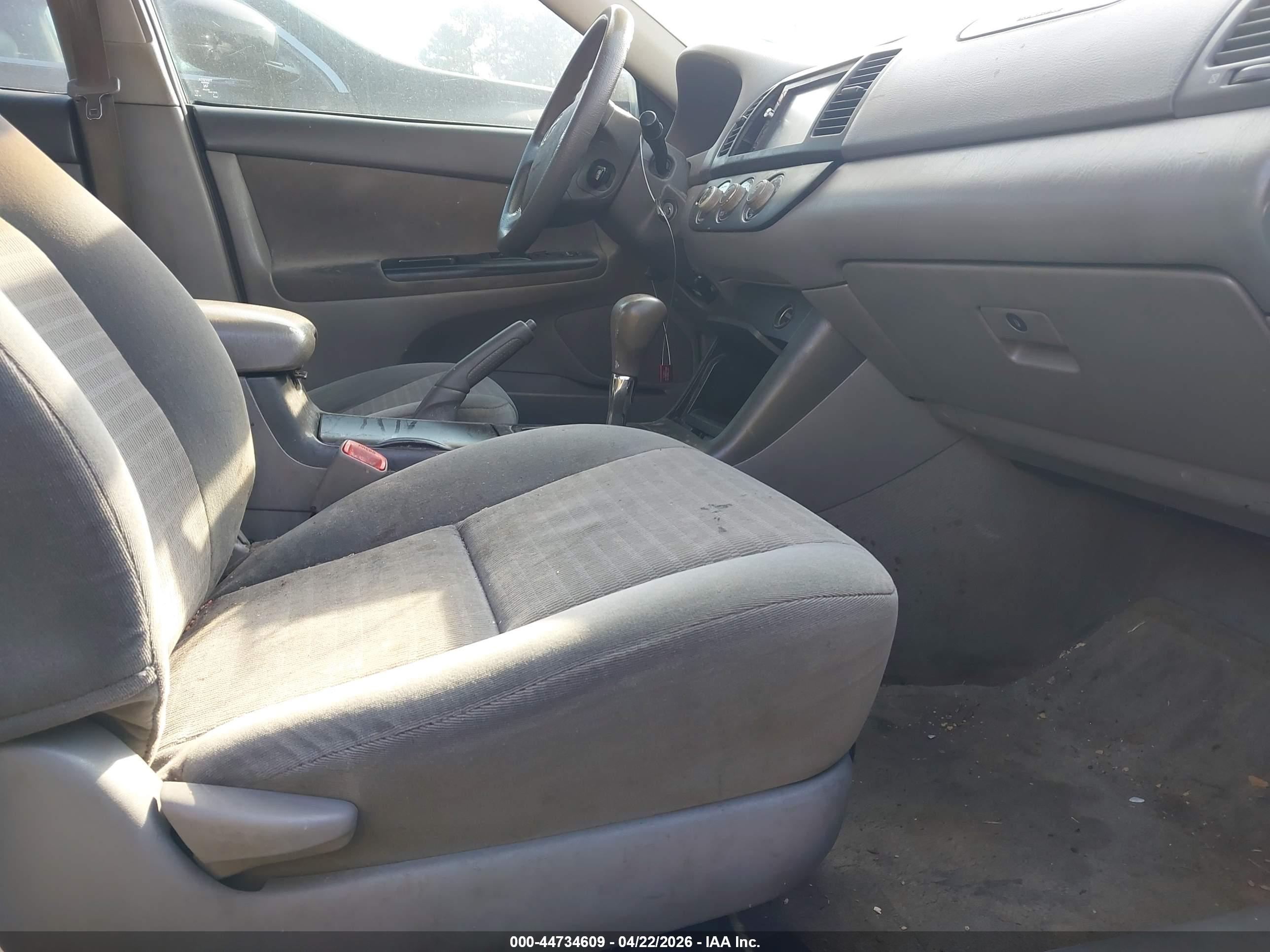 TOYOTA CAMRY image 5