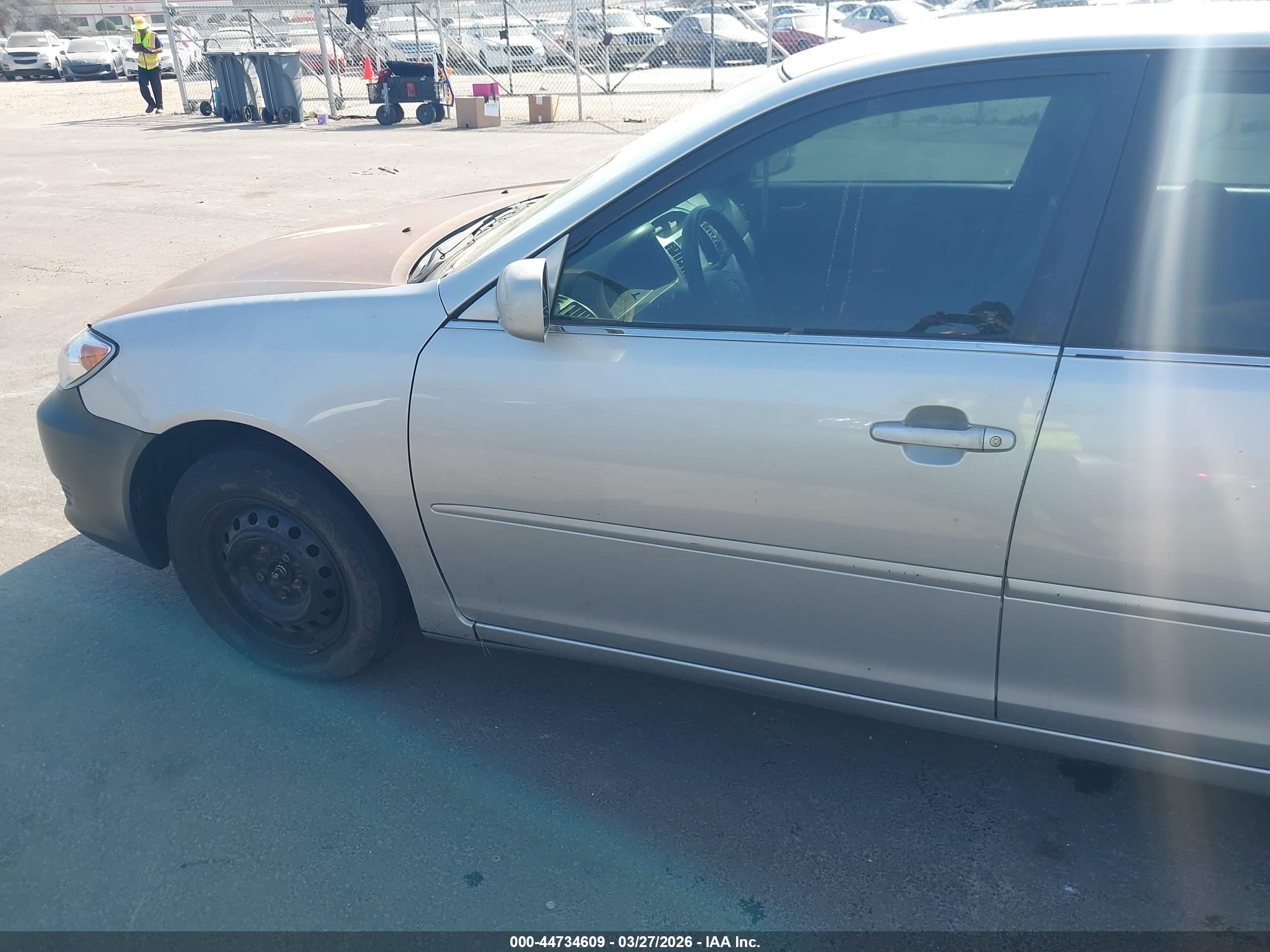 TOYOTA CAMRY image 6