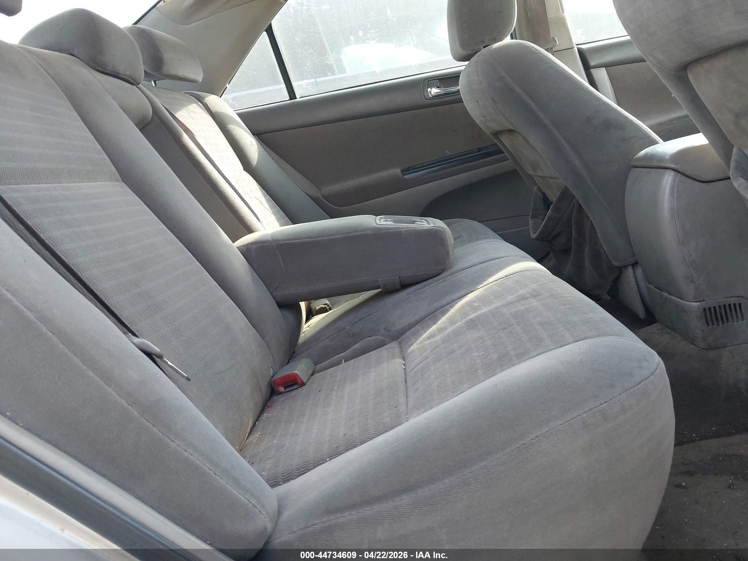 TOYOTA CAMRY image 8