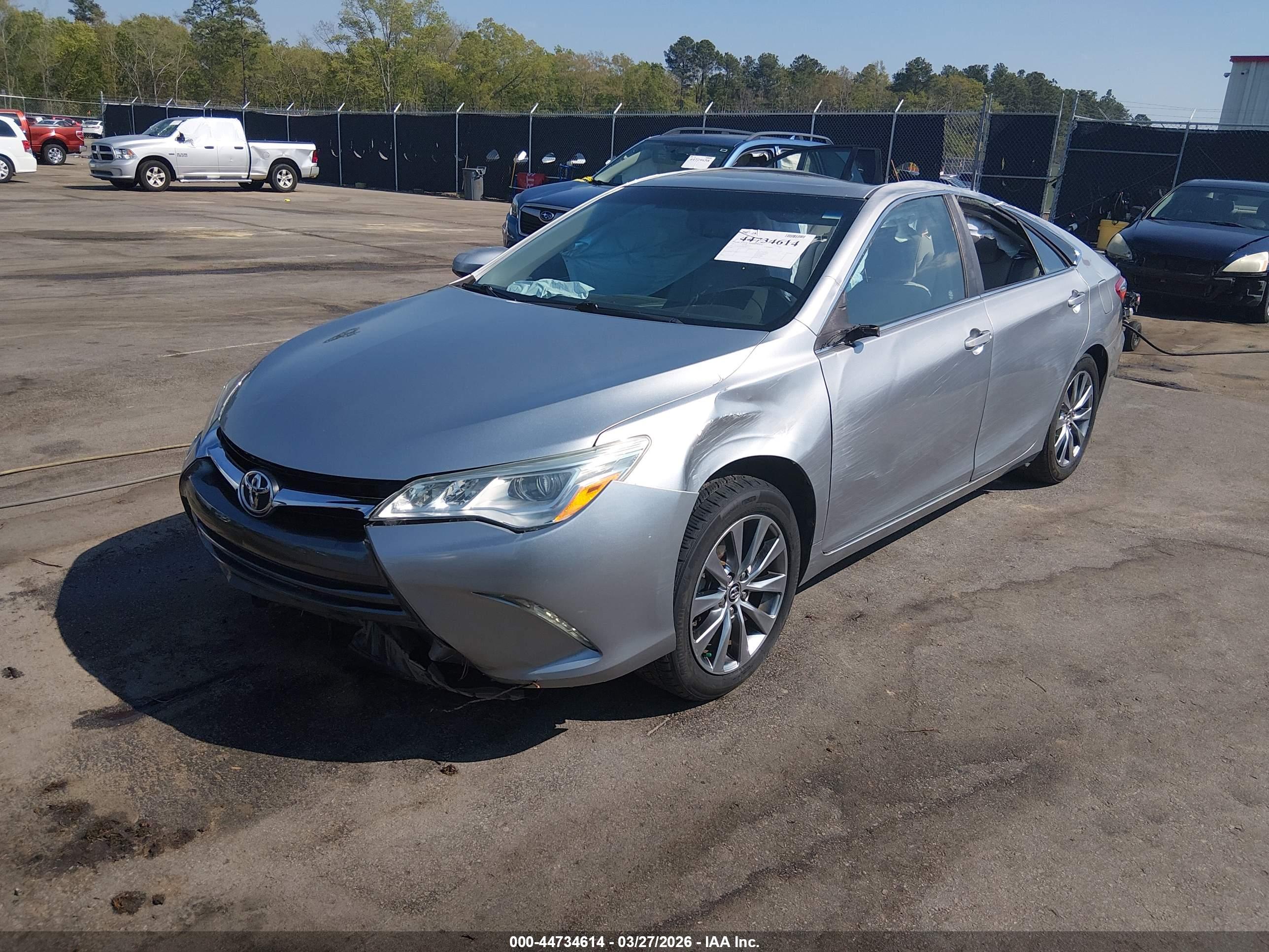 TOYOTA CAMRY image 2