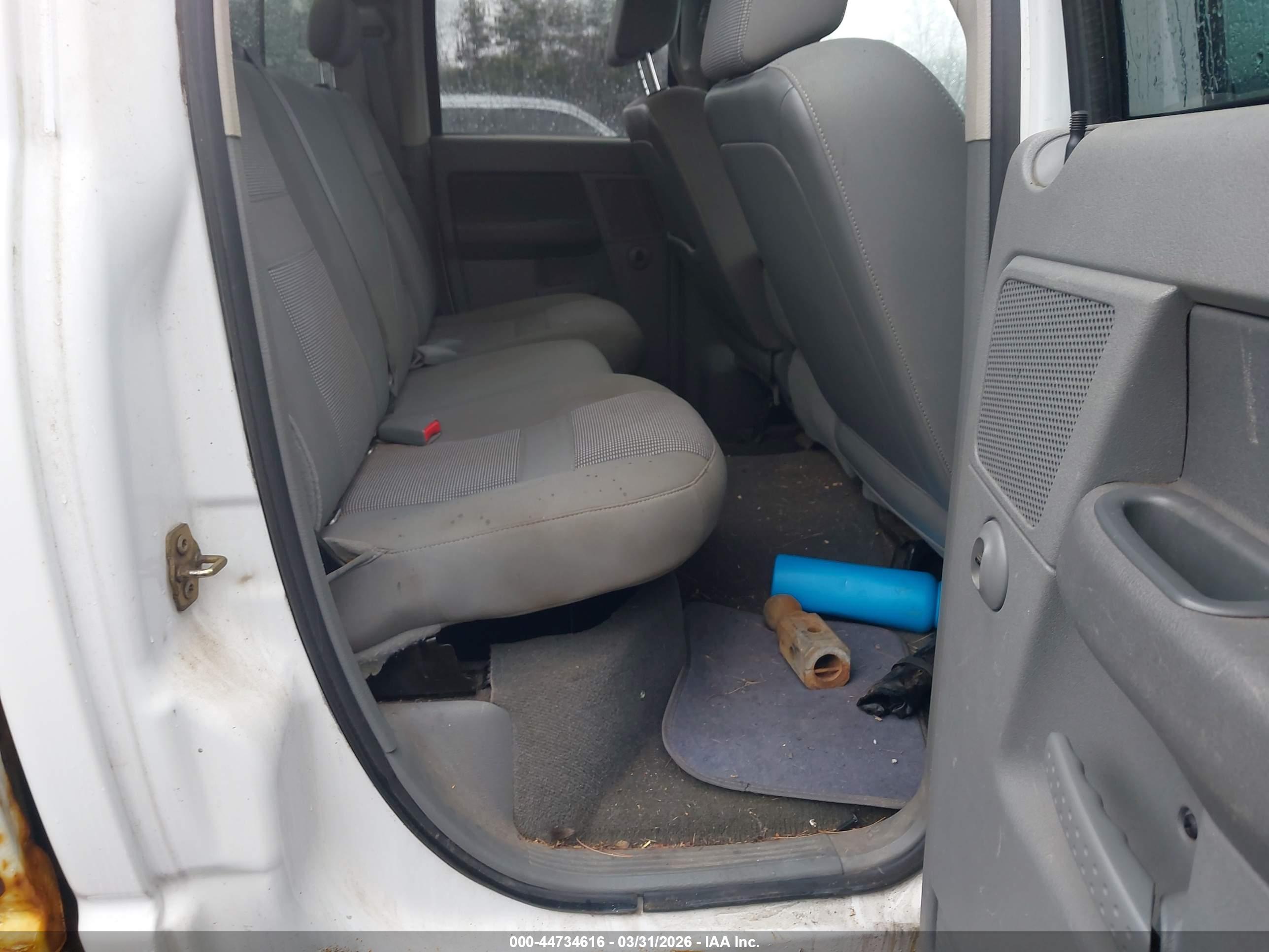 DODGE RAM image 8