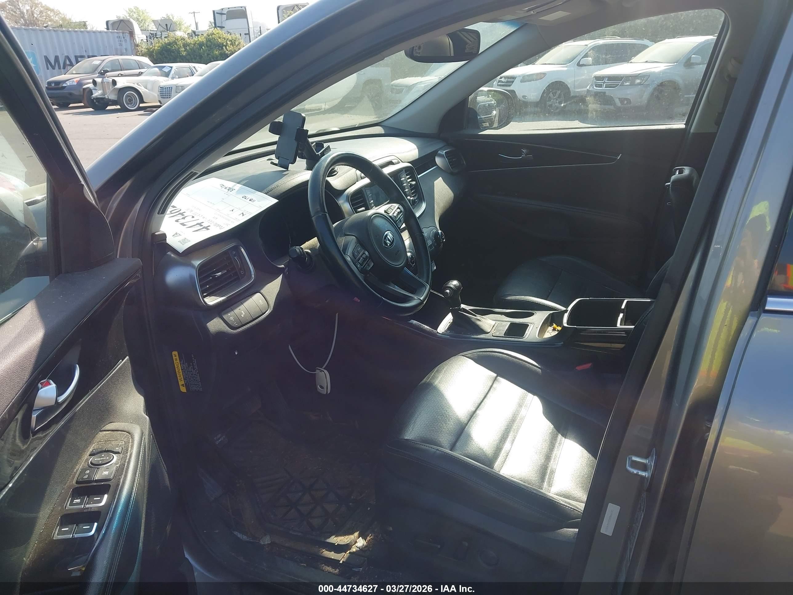 KIA SORENTO image 5