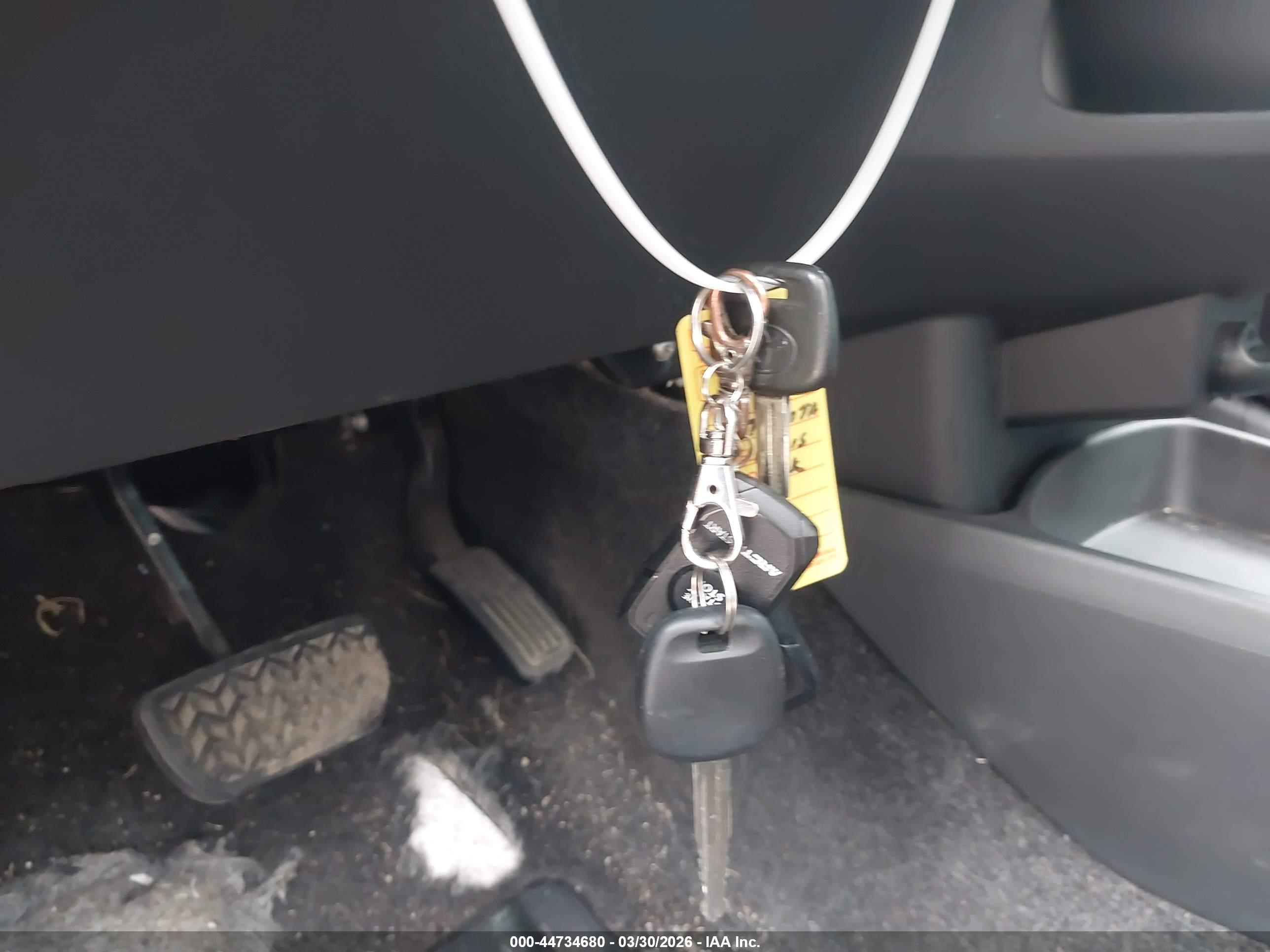 TOYOTA YARIS image 11