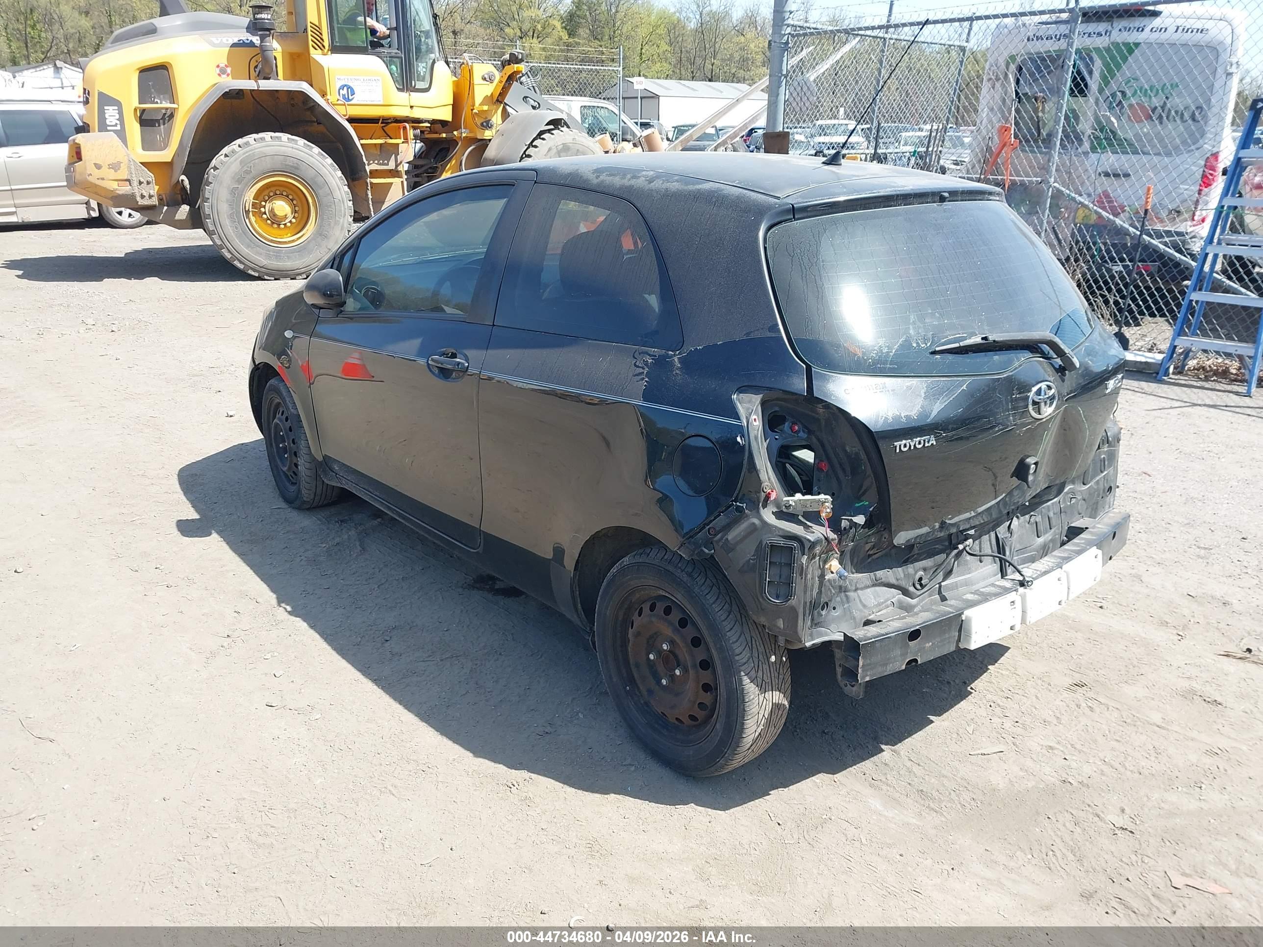 TOYOTA YARIS image 3