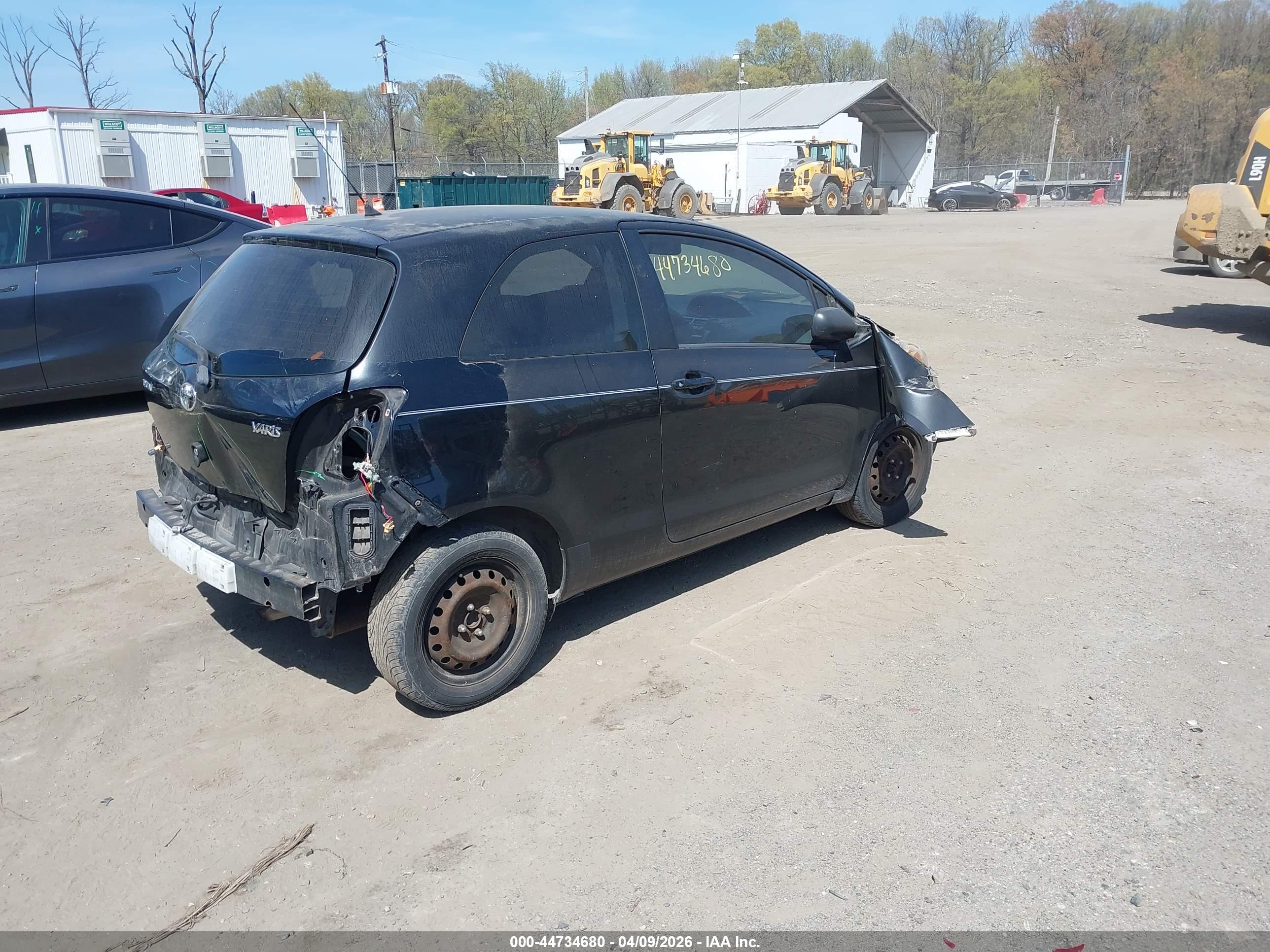 TOYOTA YARIS image 4