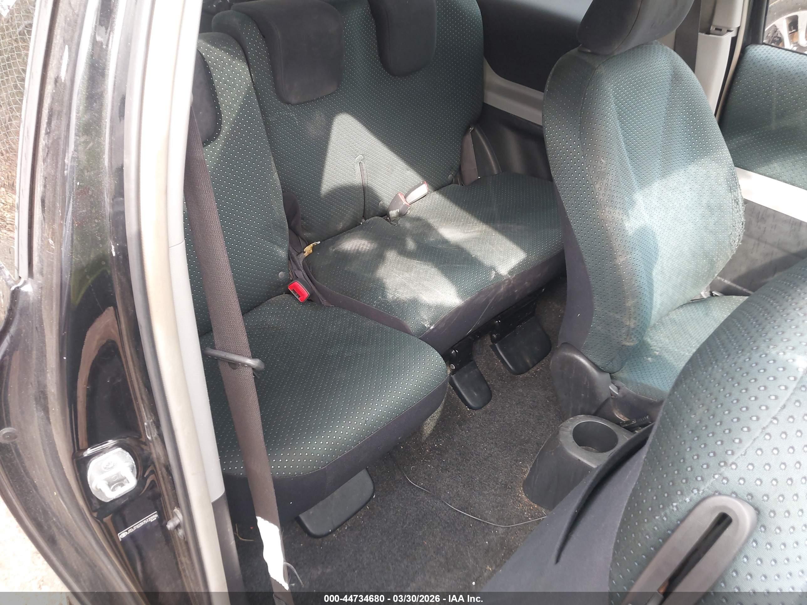 TOYOTA YARIS image 8
