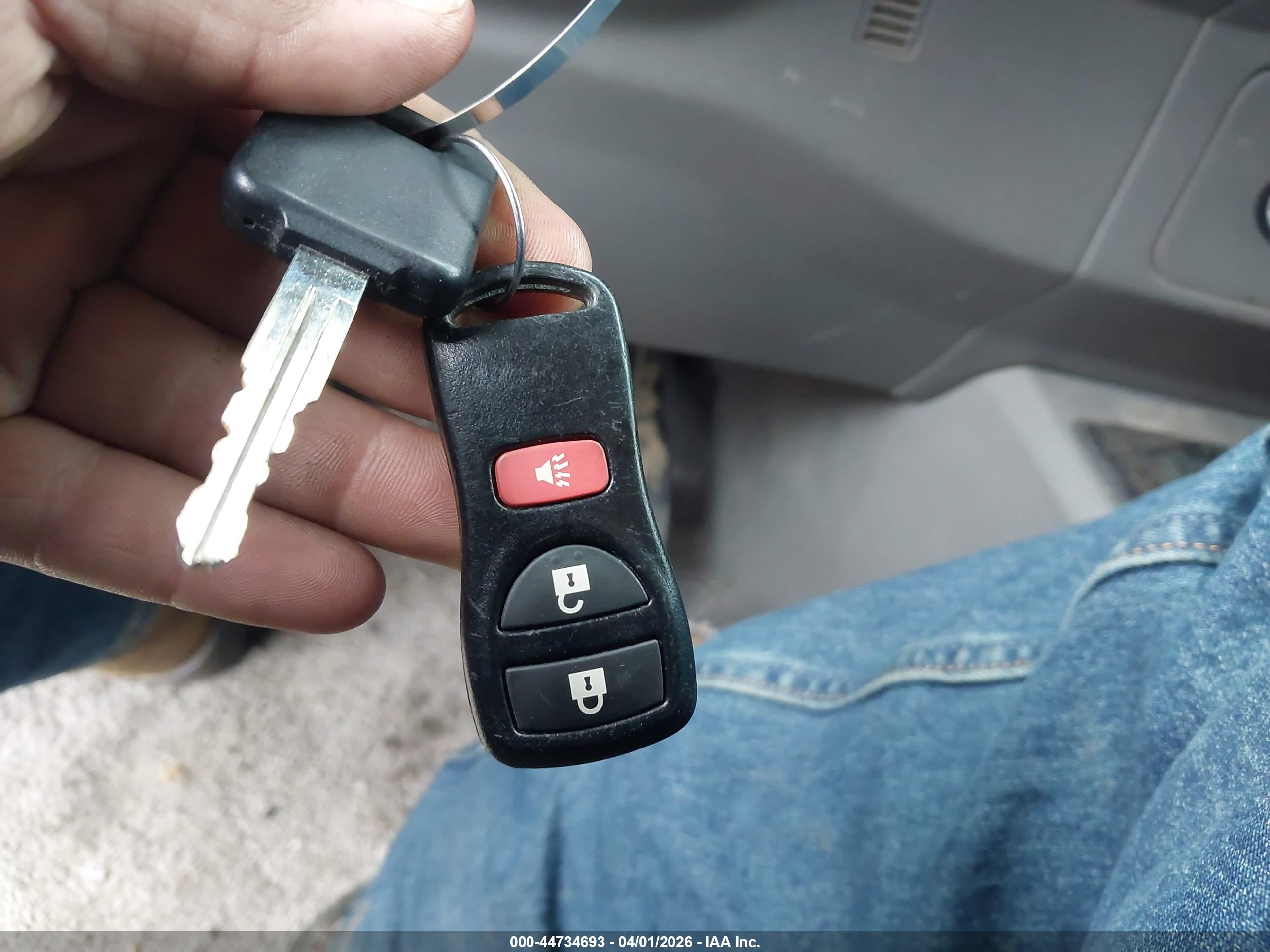 NISSAN NV image 11