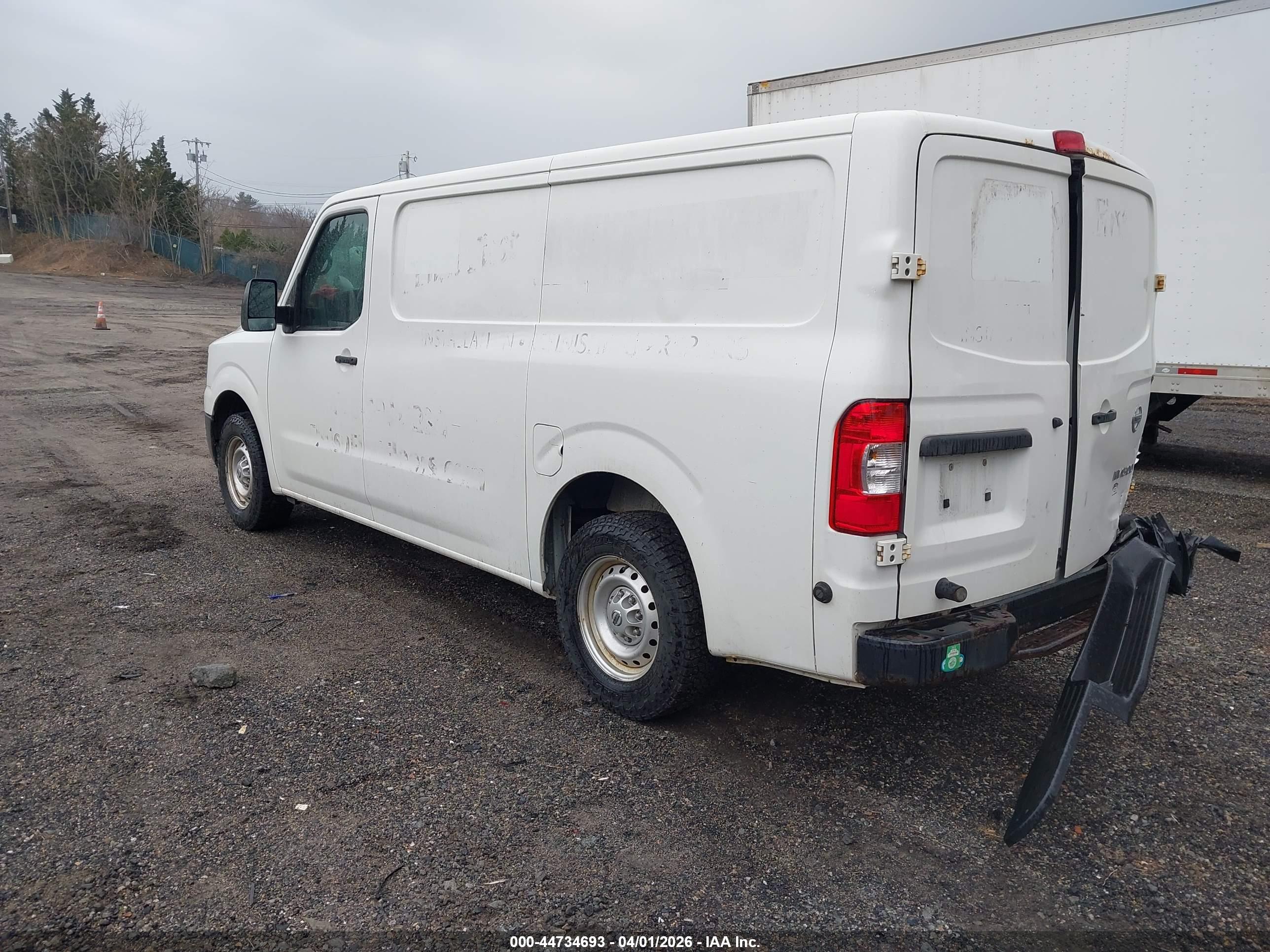 NISSAN NV image 3