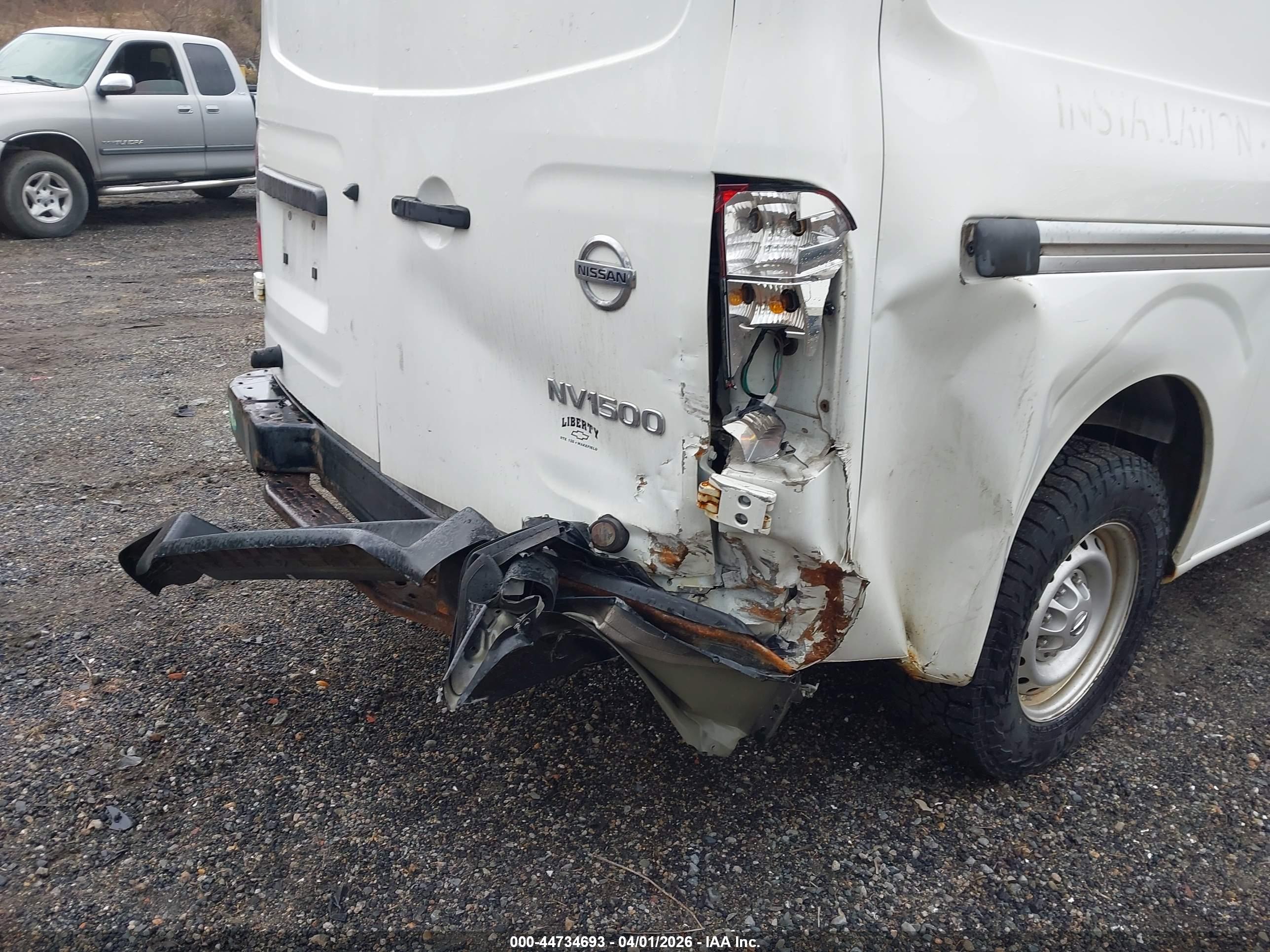 NISSAN NV image 6