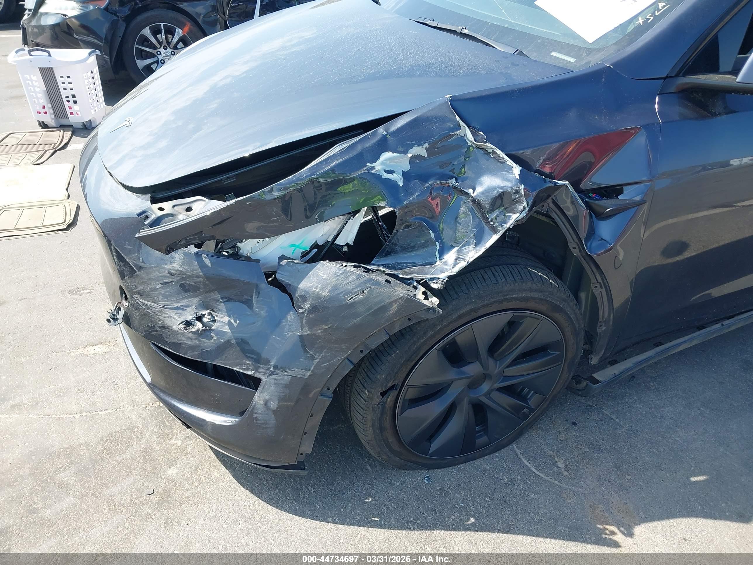 TESLA MODEL image 6