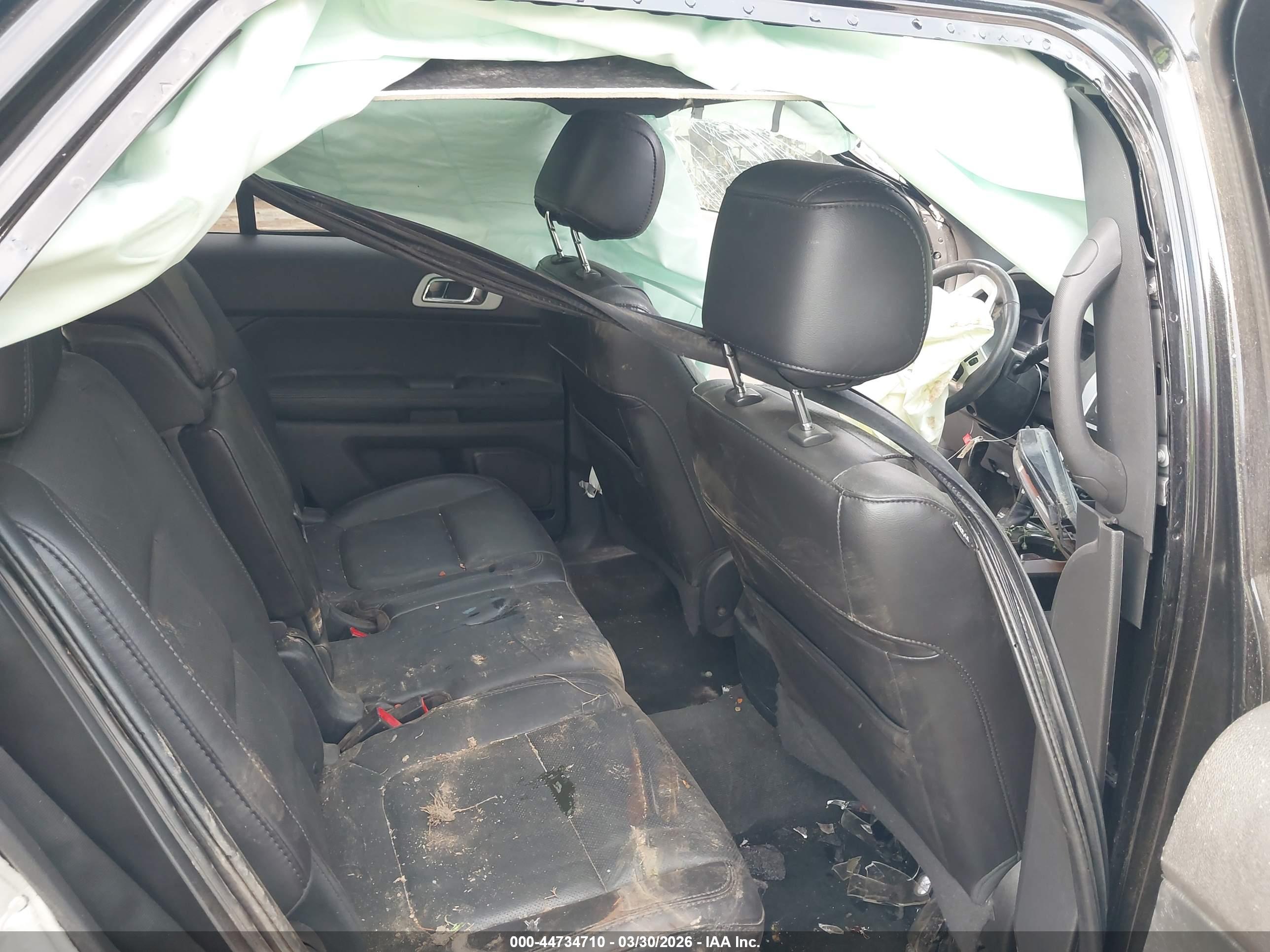 FORD EXPLORER image 8