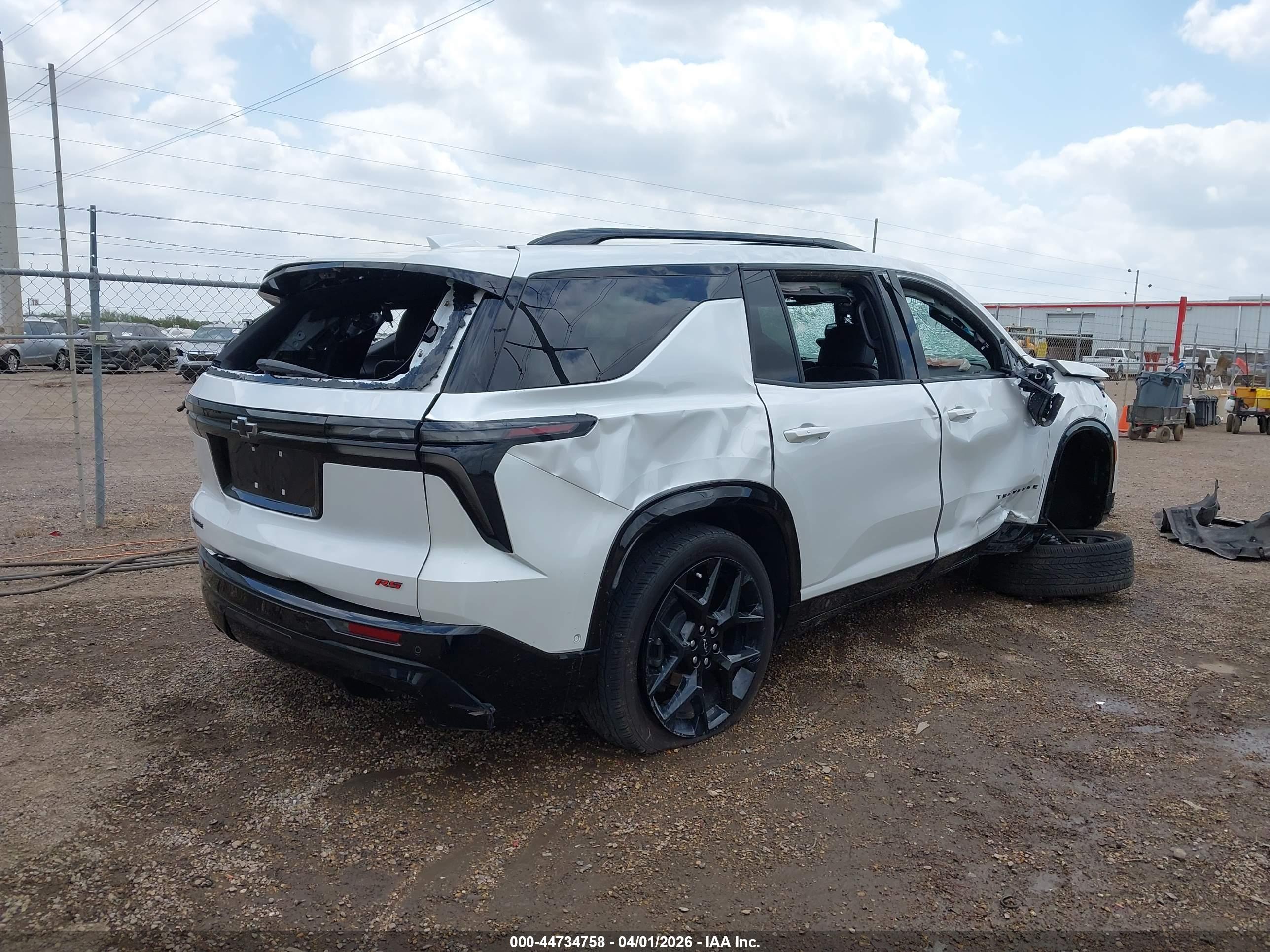 CHEVROLET TRAVERSE image 4