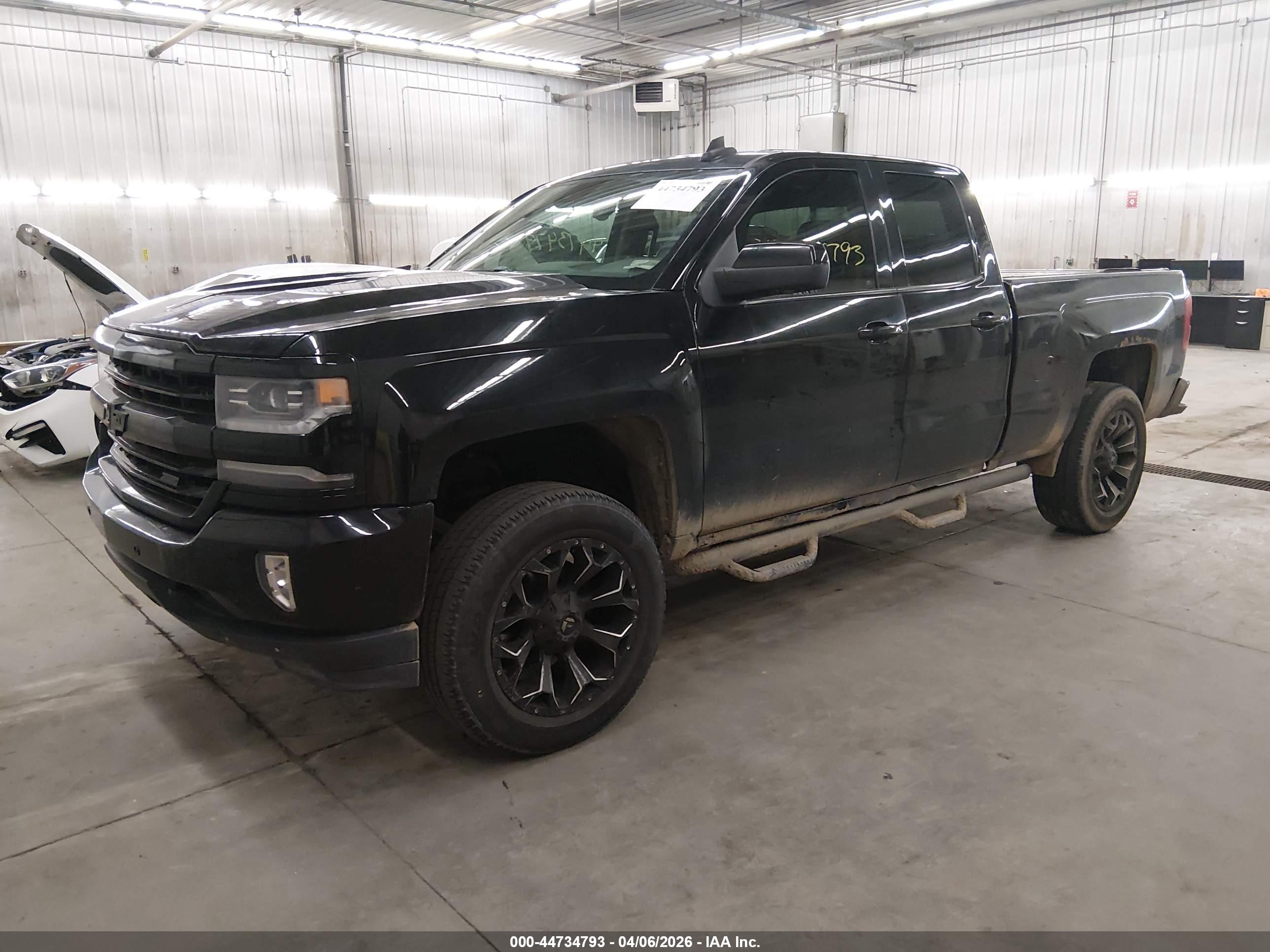 CHEVROLET SILVERADO image 2