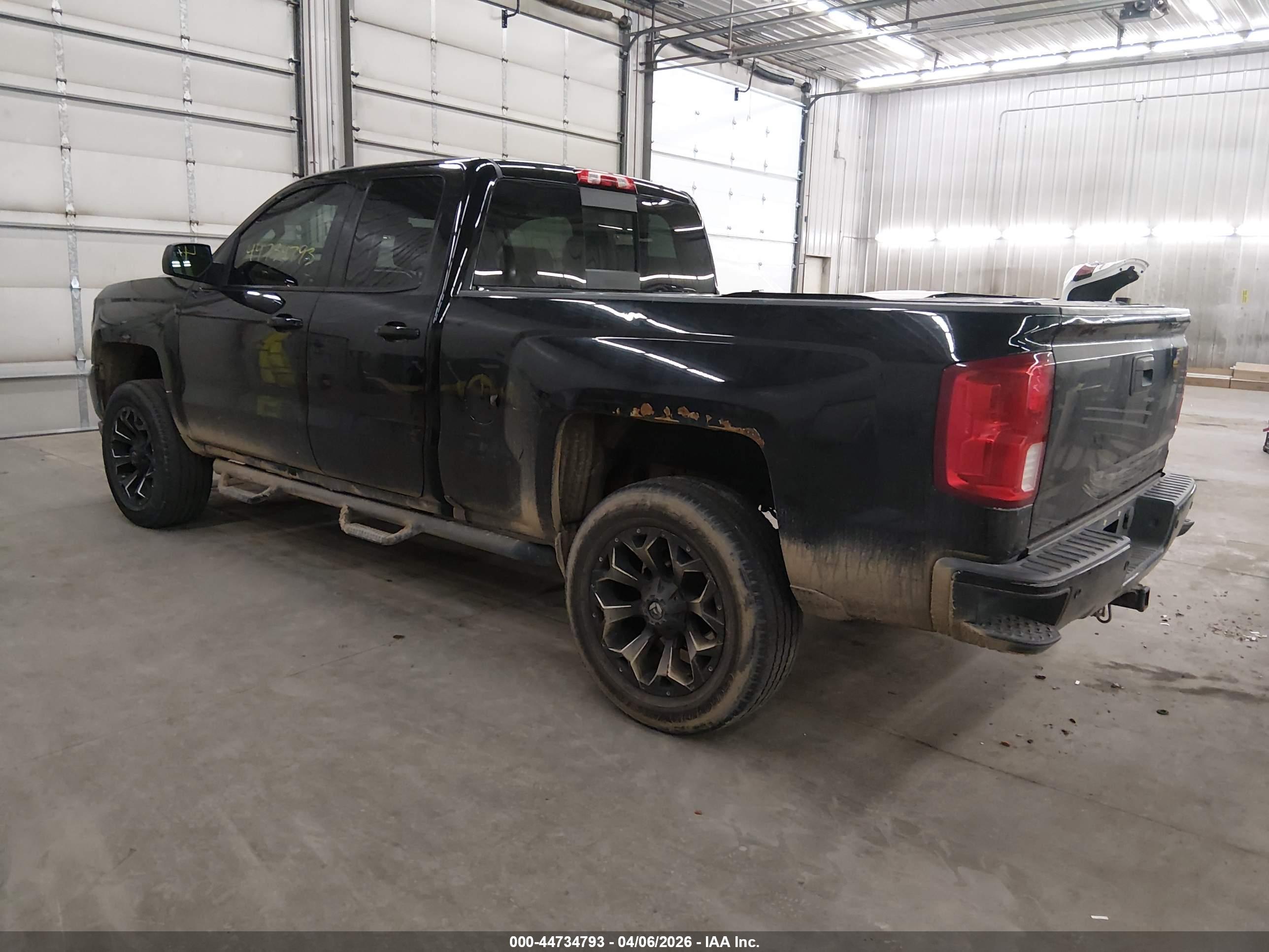 CHEVROLET SILVERADO image 3