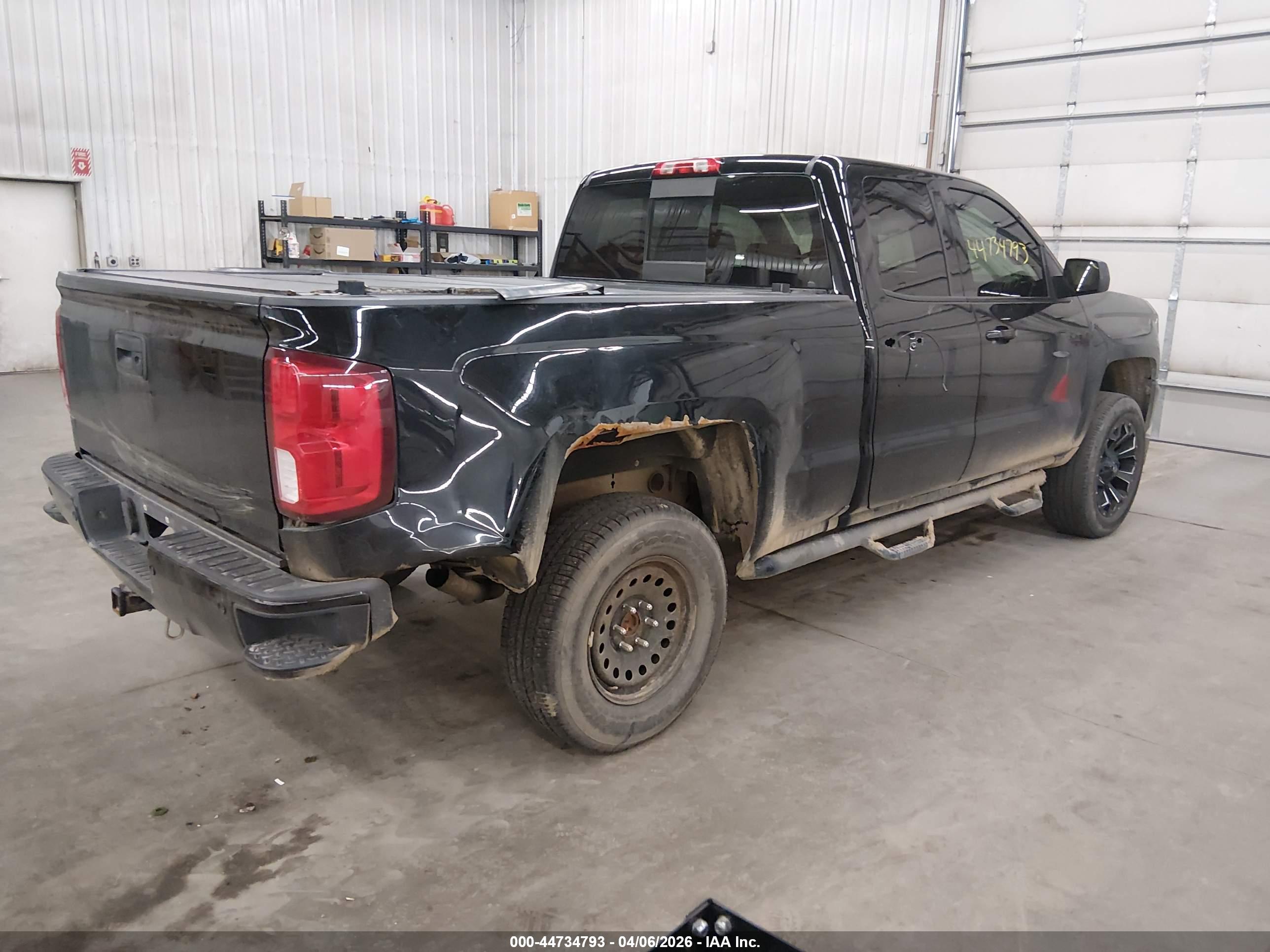 CHEVROLET SILVERADO image 4