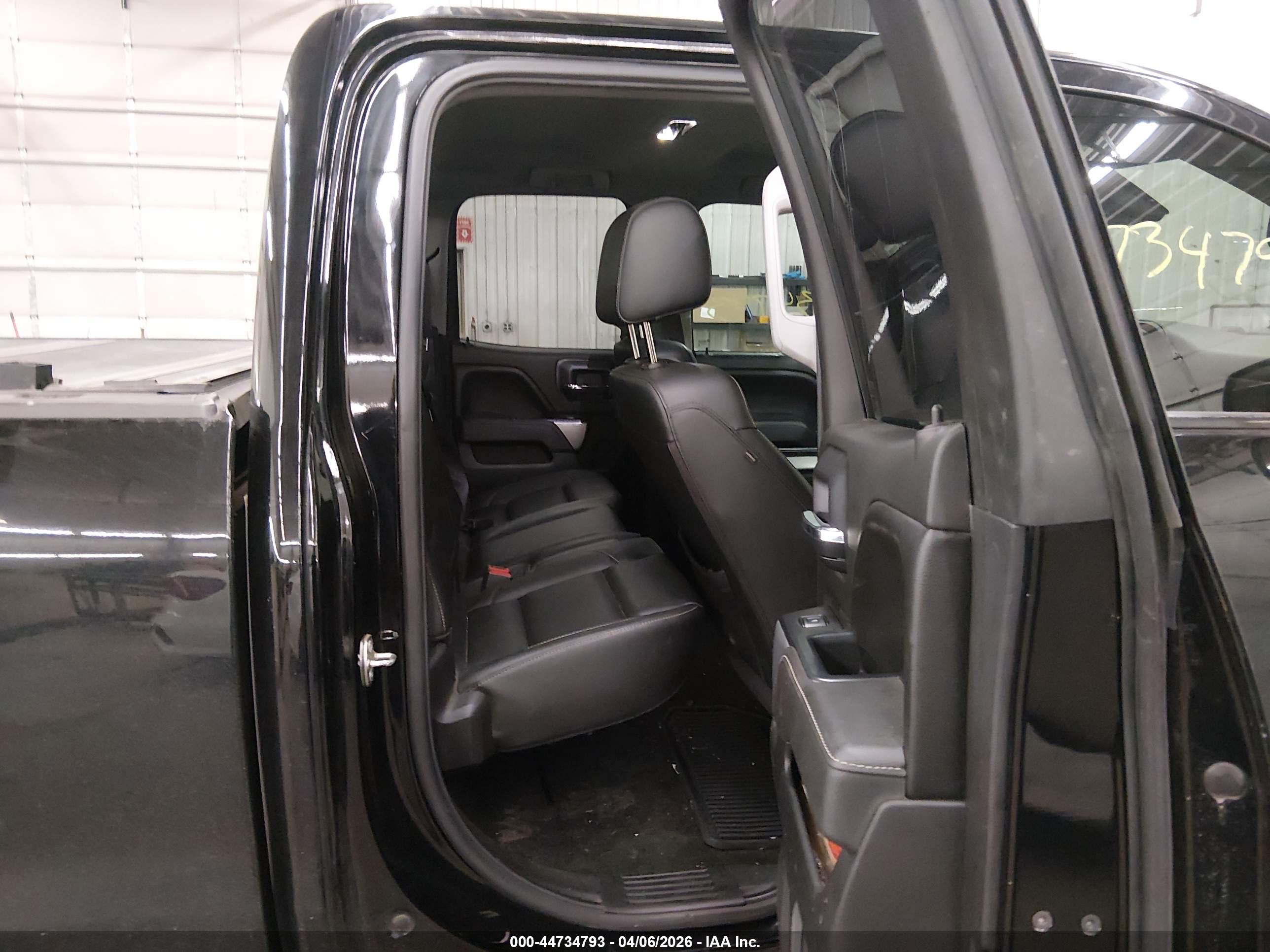CHEVROLET SILVERADO image 8