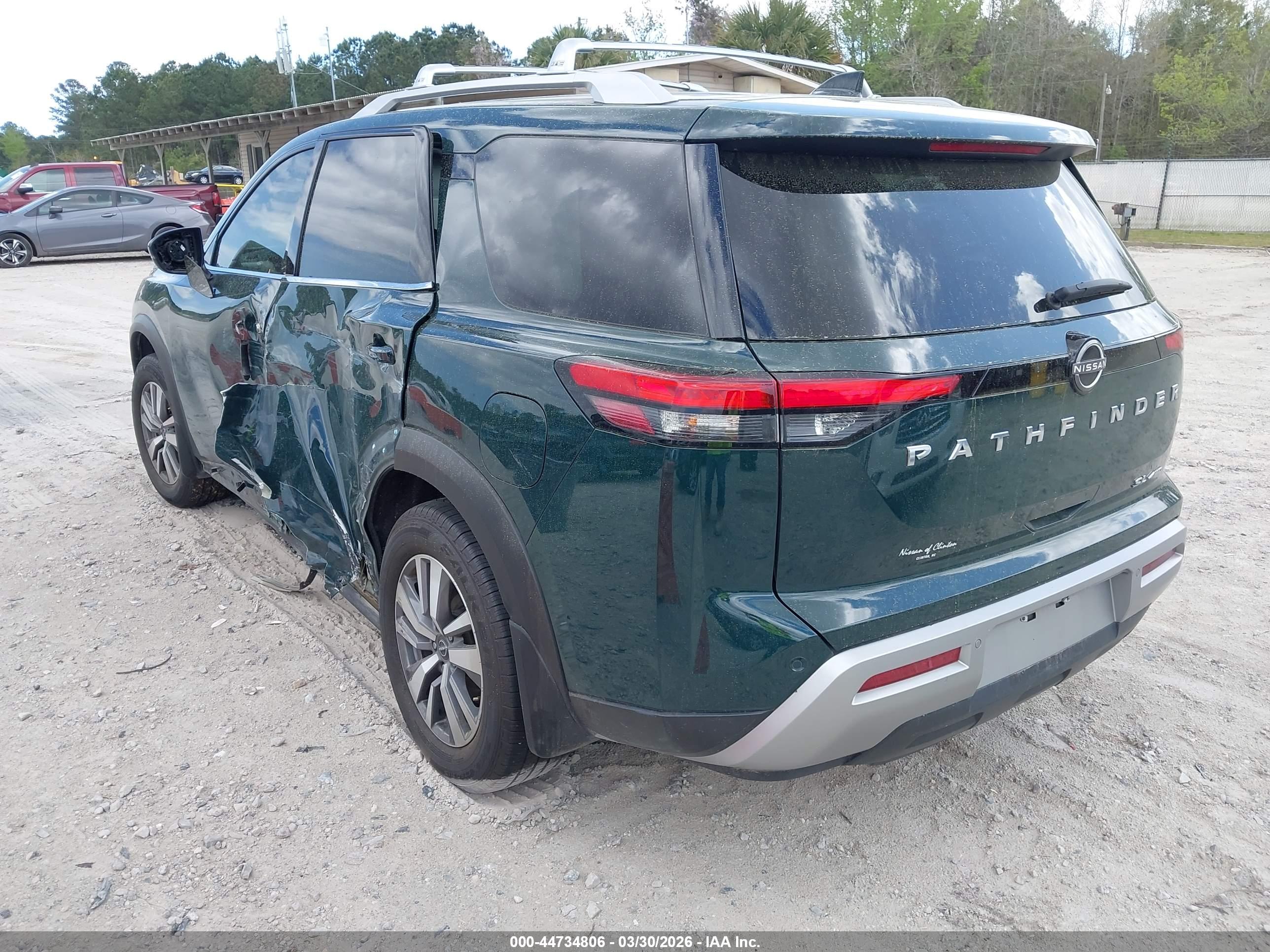 NISSAN PATHFINDER image 3