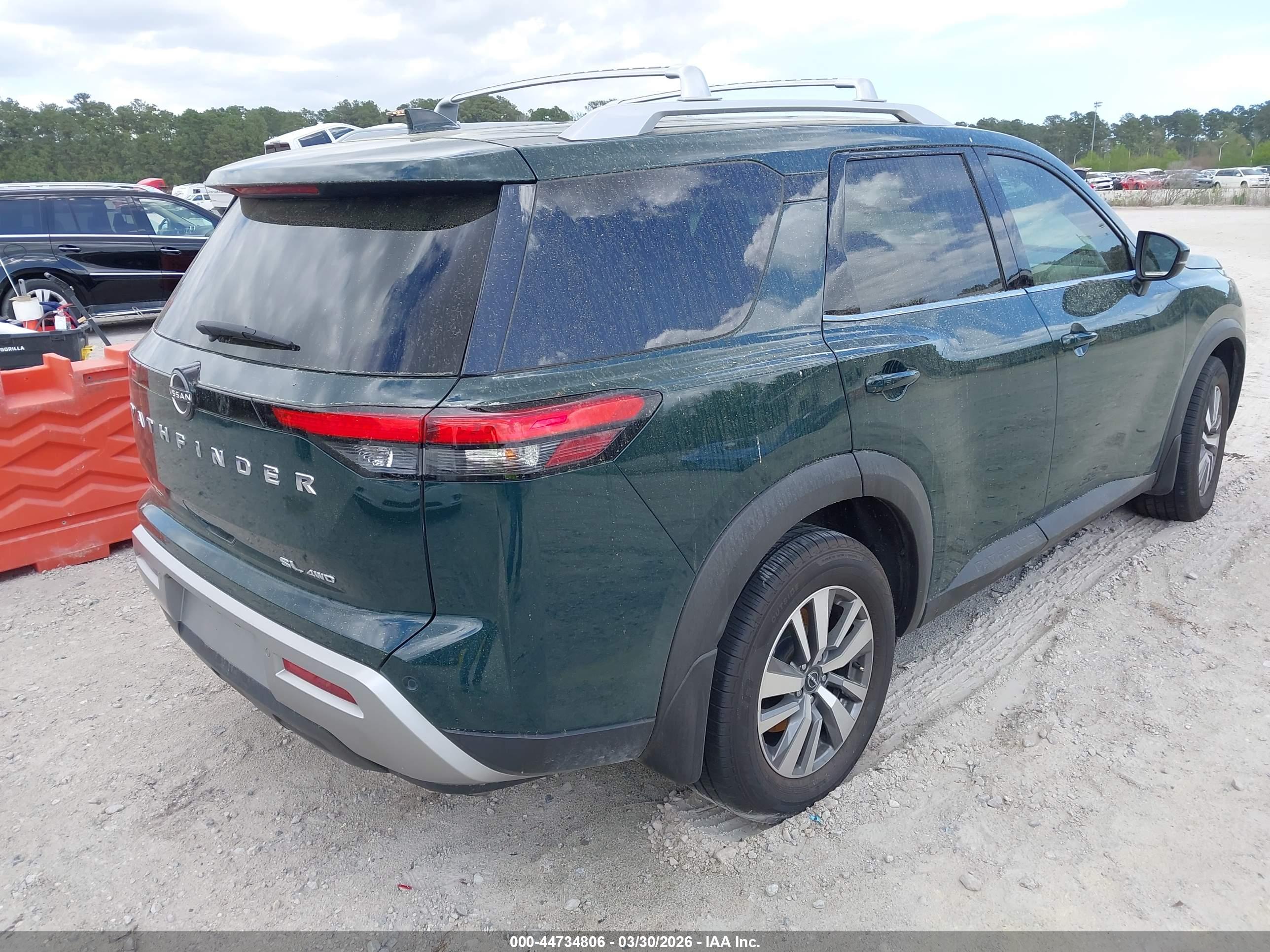 NISSAN PATHFINDER image 4