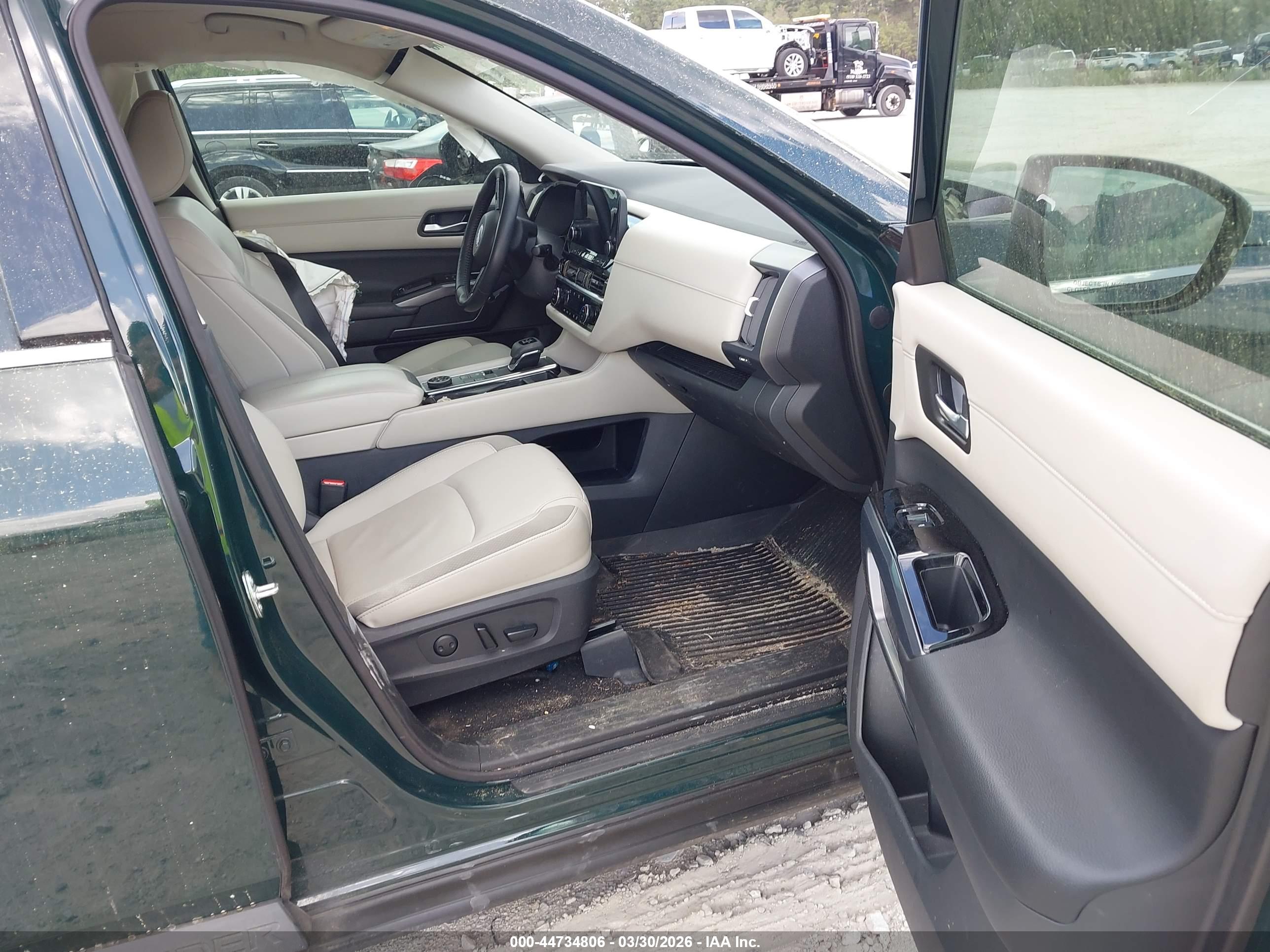 NISSAN PATHFINDER image 5