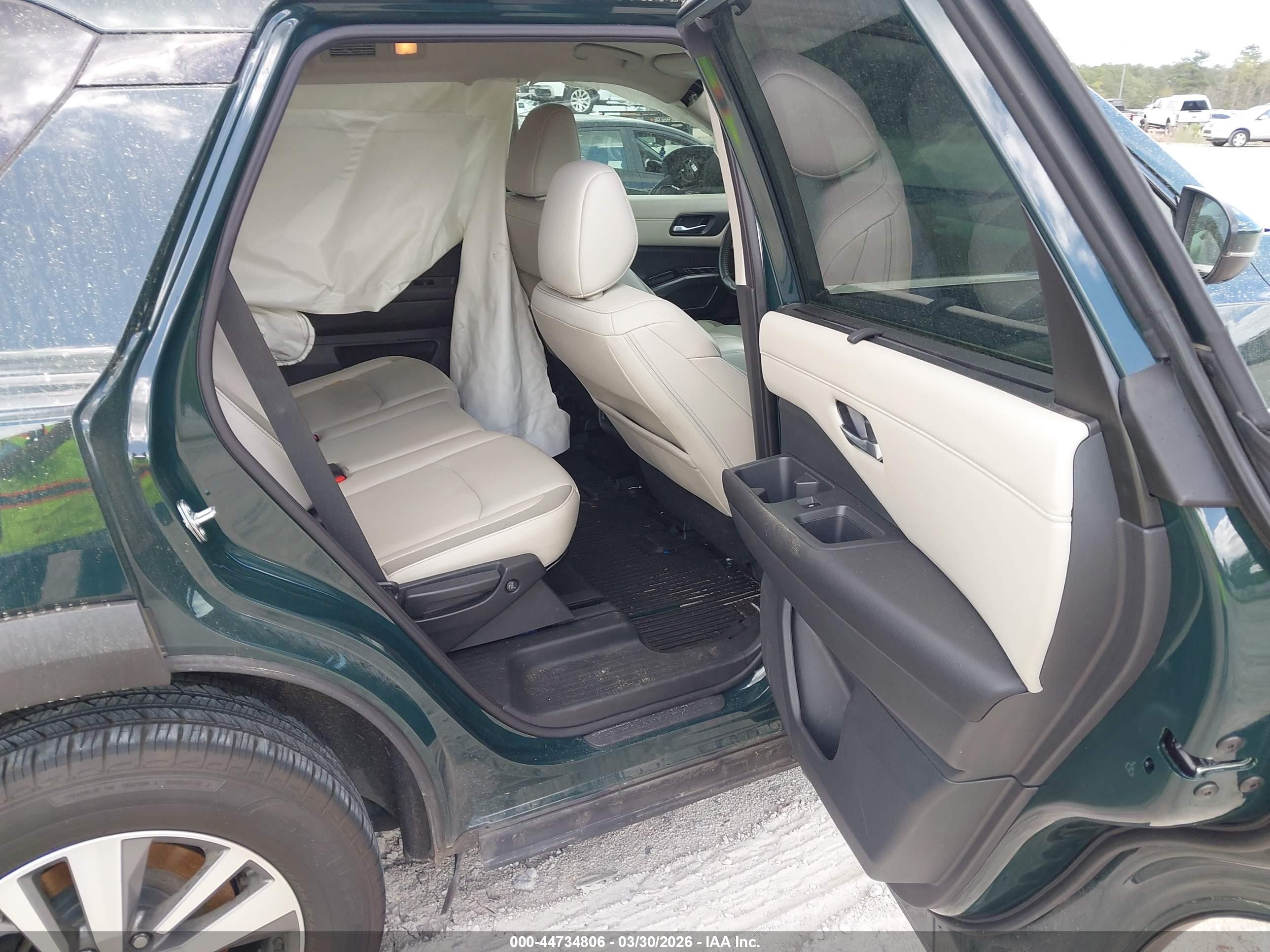 NISSAN PATHFINDER image 8