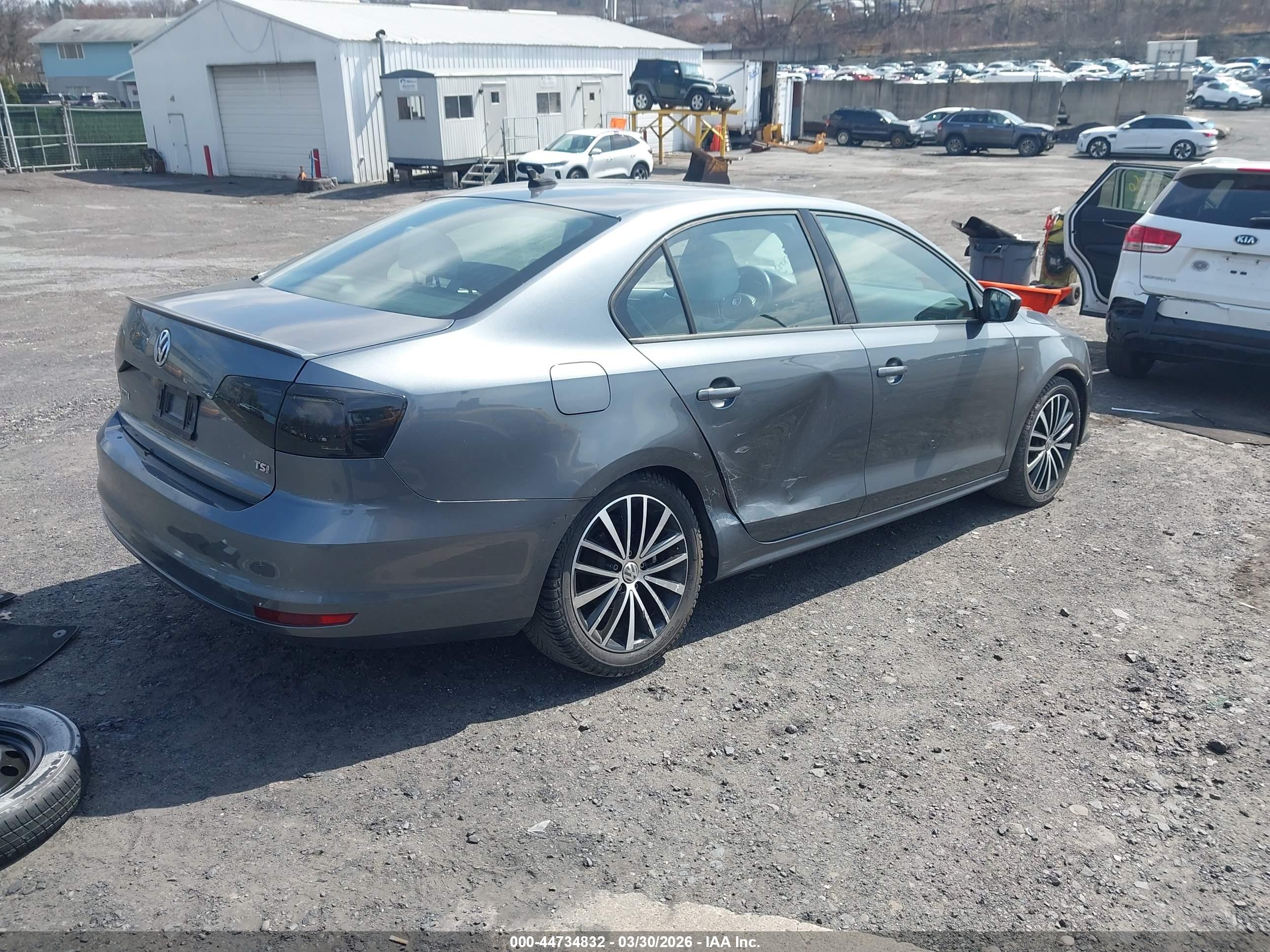 VOLKSWAGEN JETTA image 4