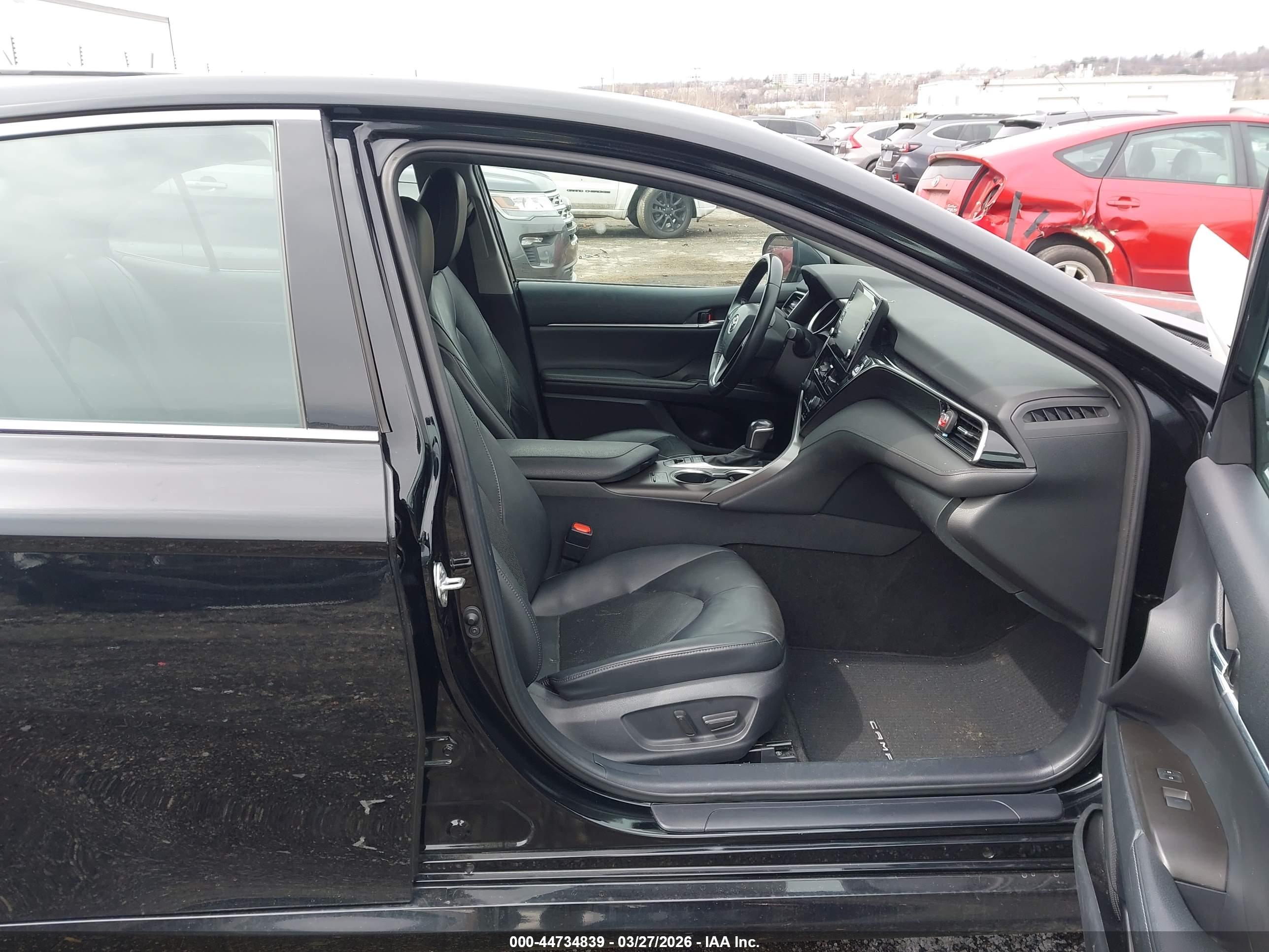 TOYOTA CAMRY image 5