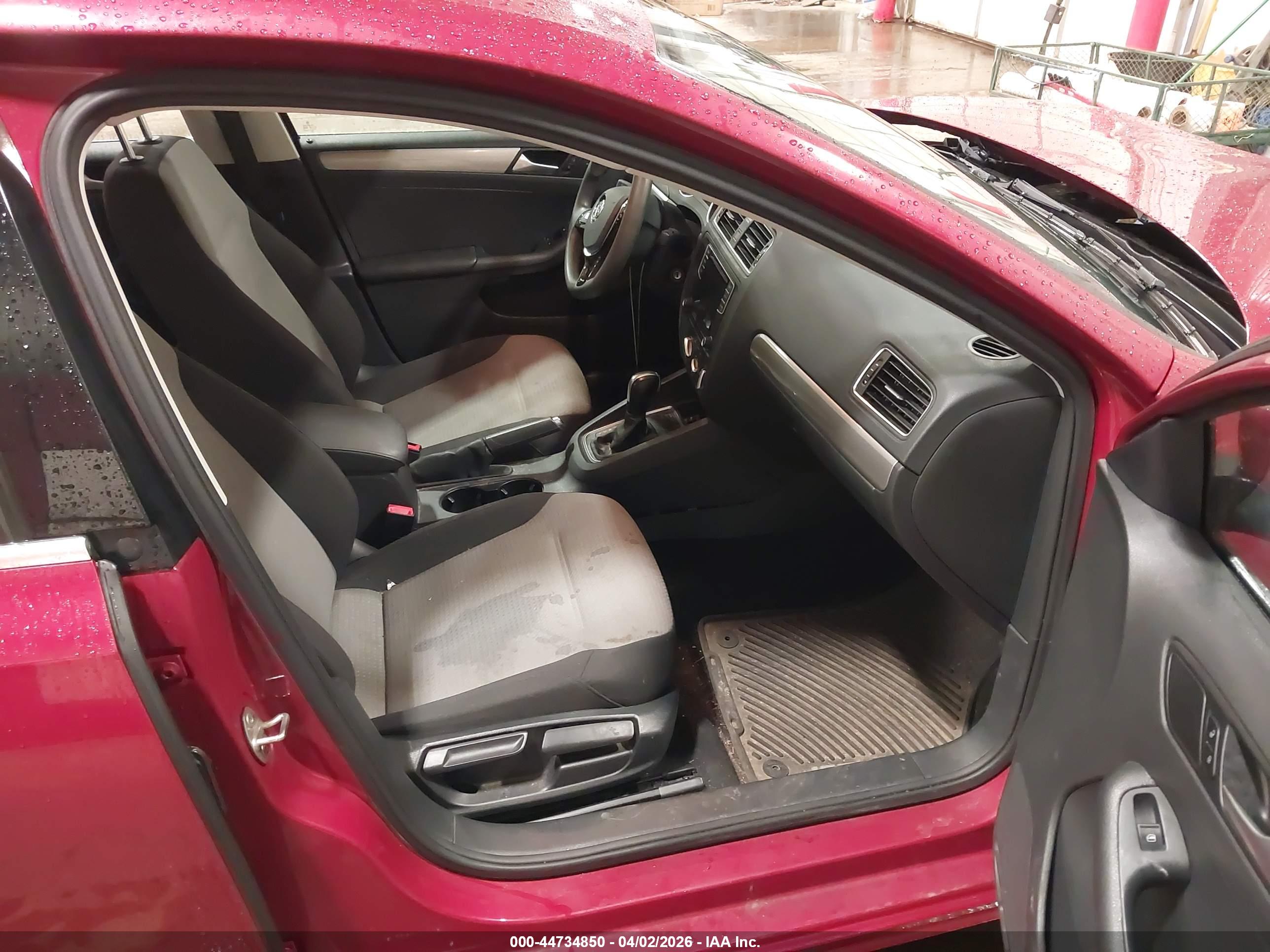 VOLKSWAGEN JETTA image 5