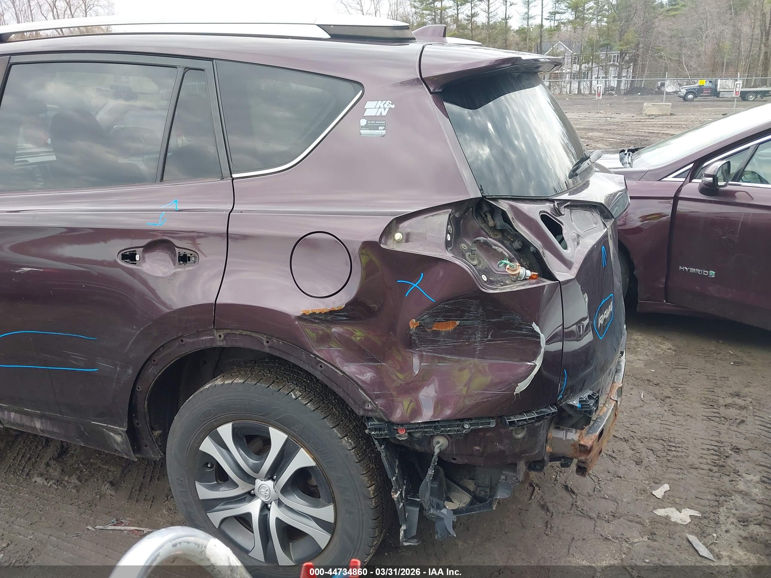 TOYOTA RAV4 image 6