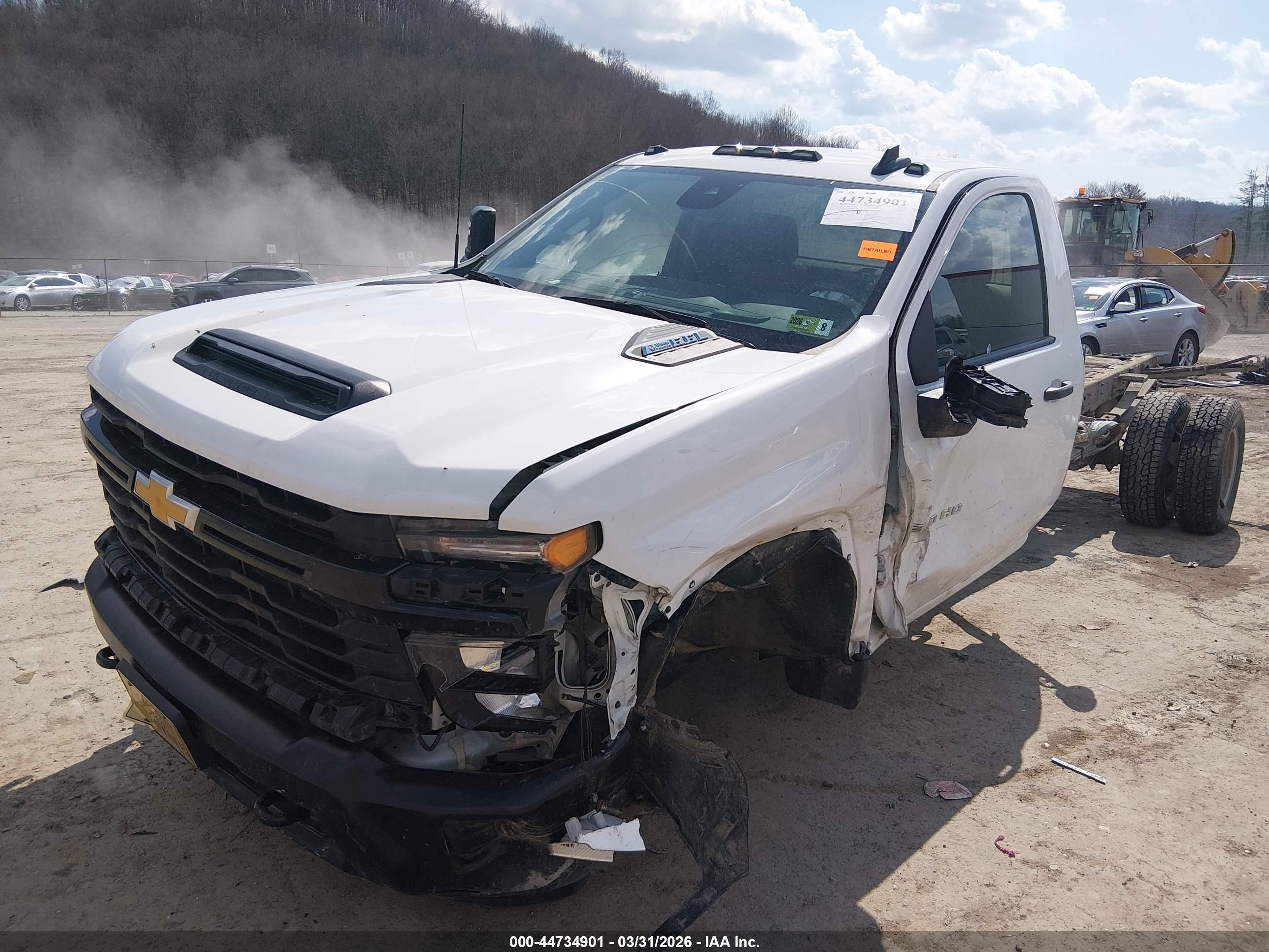CHEVROLET SILVERADO image 2