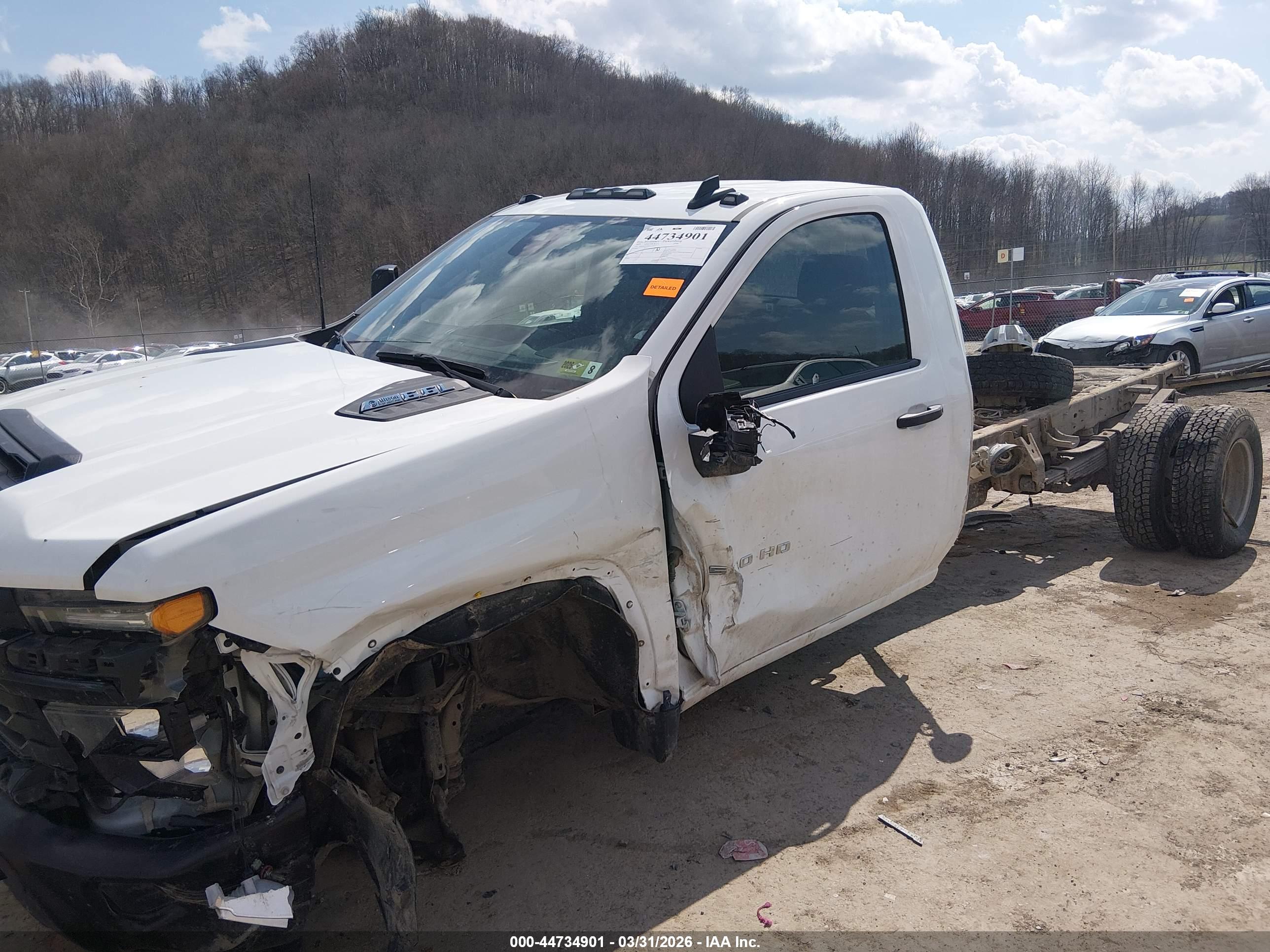 CHEVROLET SILVERADO image 6